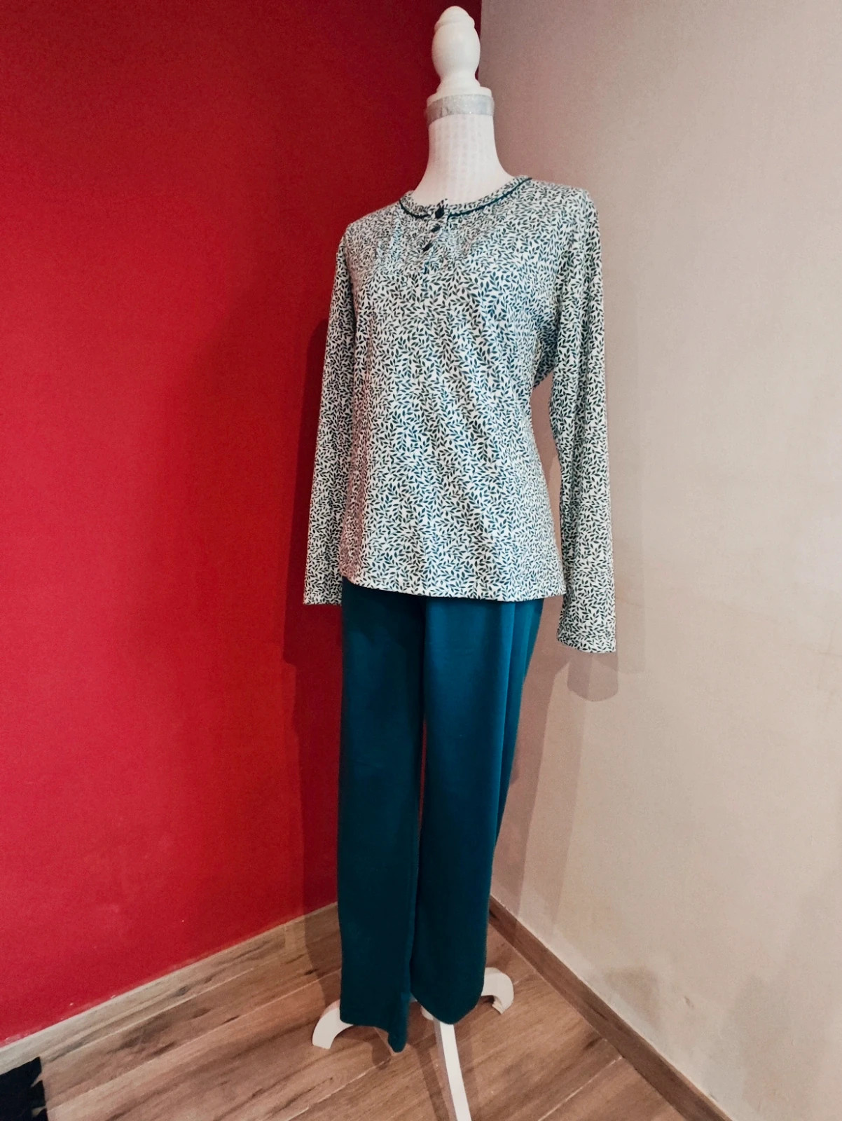 🌺Pijama de algodón 85% verde y blanco con estampado de hojas en la camiseta – Sweet Secret – taille XXL / 44 / 16 2