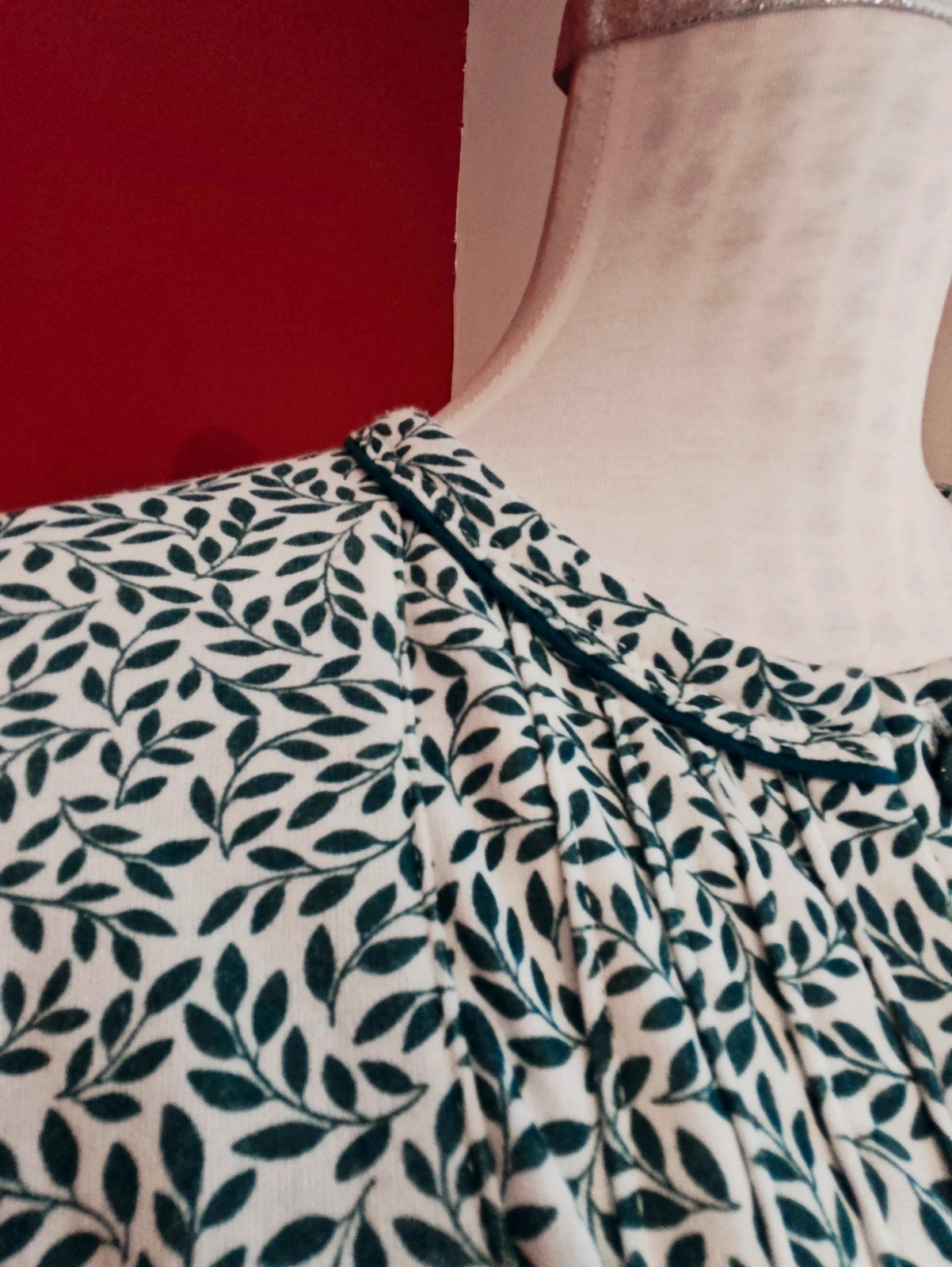 🌺Pijama de algodón 85% verde y blanco con estampado de hojas en la camiseta – Sweet Secret – taille XXL / 44 / 16 5