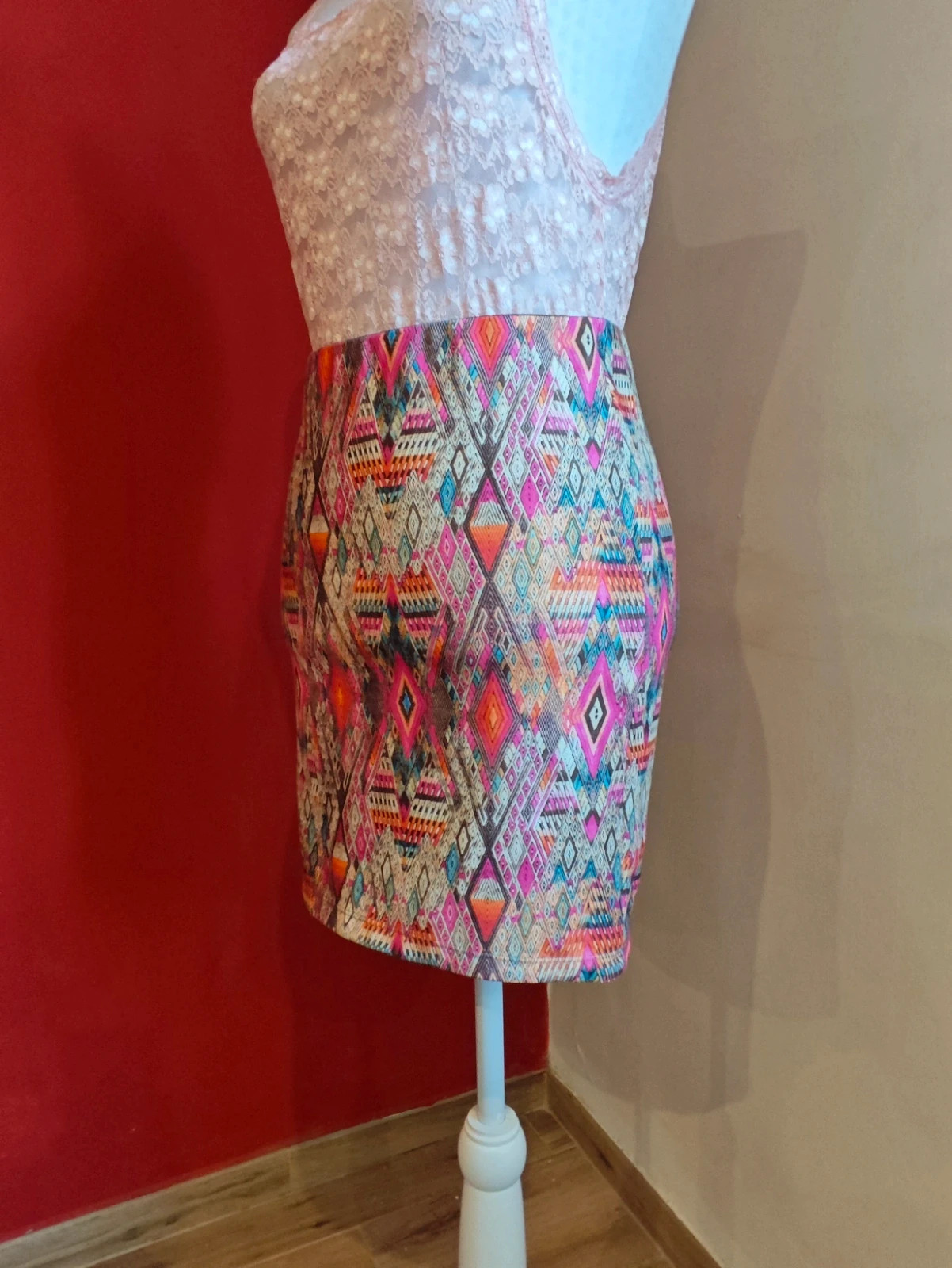 🌺Preciosa minifalda estampado multicolor – Stradivarius – taille M / 38 / 10 3
