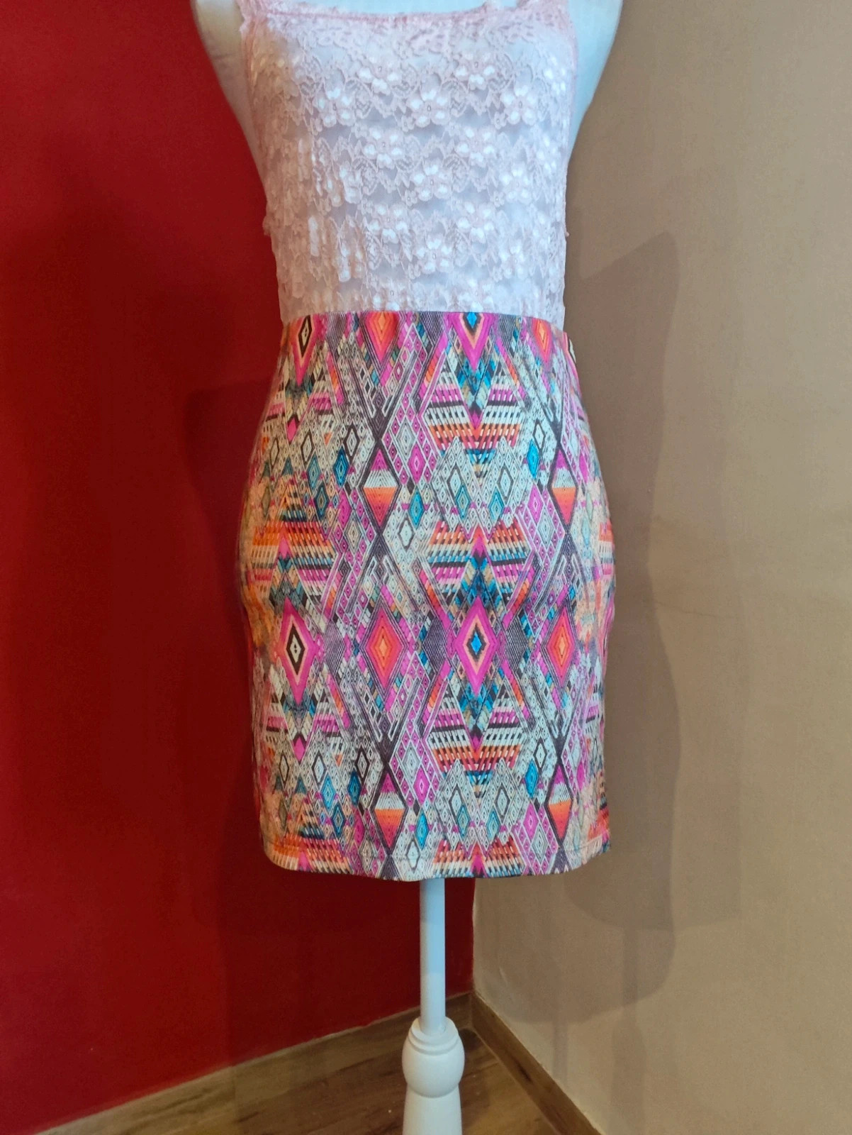 🌺Preciosa minifalda estampado multicolor – Stradivarius – taille M / 38 / 10 2