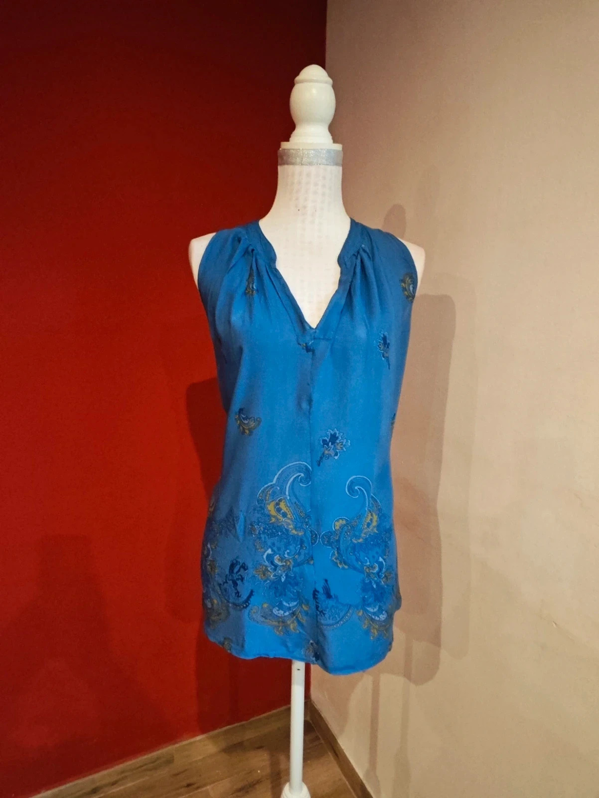 🌺Blusa azul con estampado en el bajo y pliegues en cuello – taille 4XL / 48 / 20 2