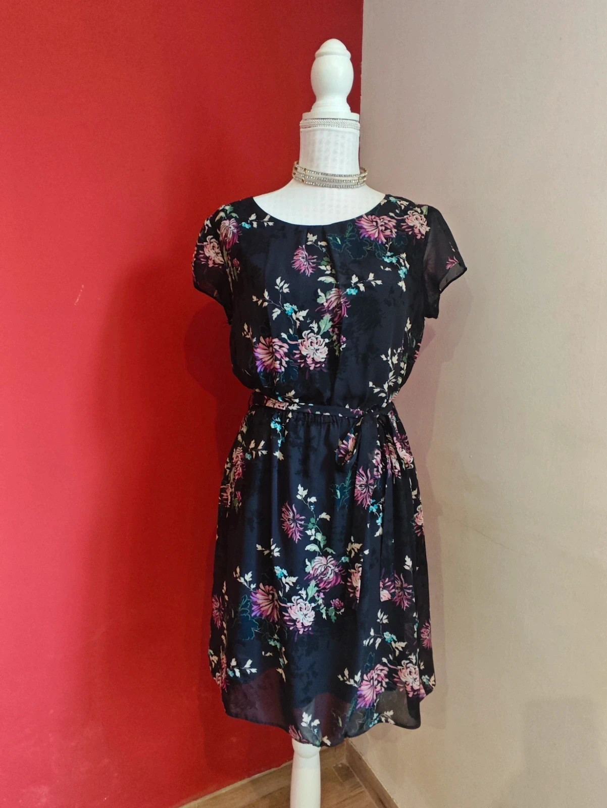 🌺 Bonito vestido de gasa negra con estampado floral – F&F – taille XL / 42 / 14 2