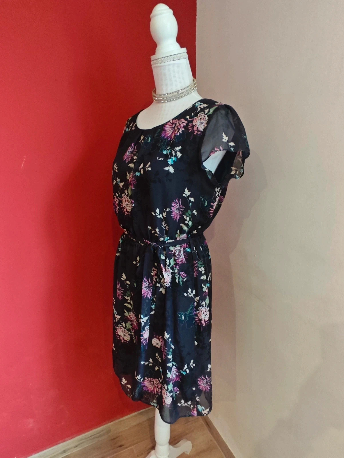 🌺 Bonito vestido de gasa negra con estampado floral – F&F – taille XL / 42 / 14 3