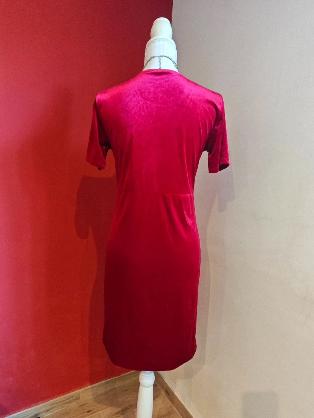 🌺 Vestido entallado de terciopelo rojo con brillo, de Zara – Zara Trafaluc – taille M / 38 / 10 5