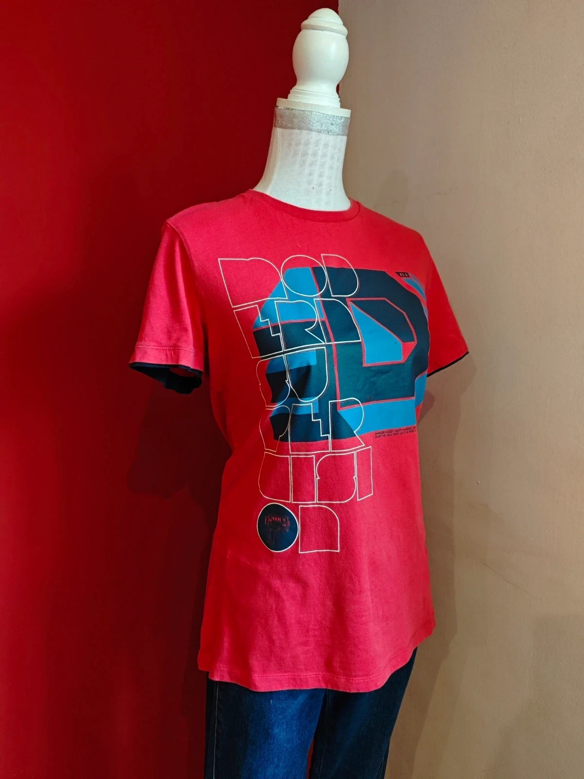 🌺 Camiseta unisex roja con logo