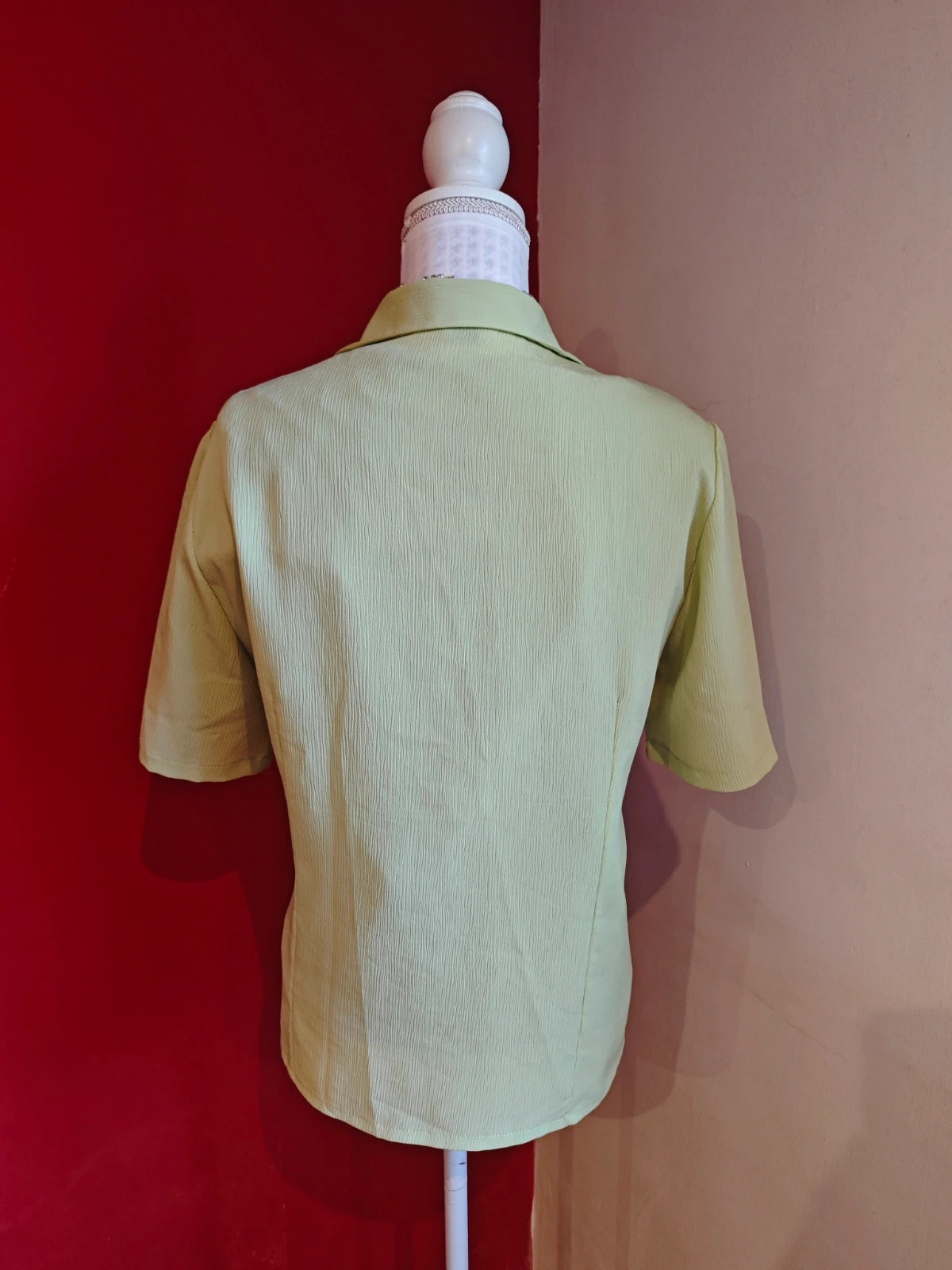 🌺Camisa verde clarito tejido efecto arrugadito – esanda – taille 5XL / 50 / 22 3