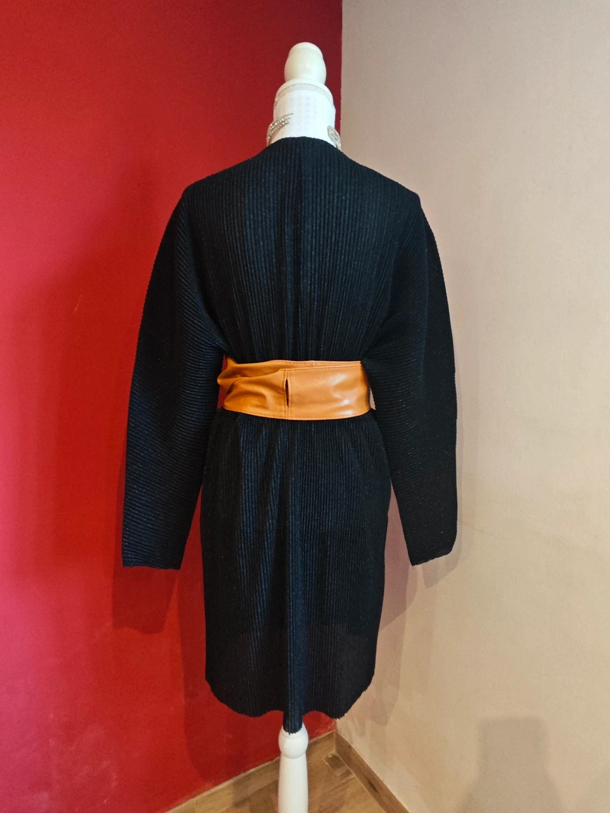 🌺 Vestido negro con brillos de tela plisada – taille 9XL / 58 / 30 5