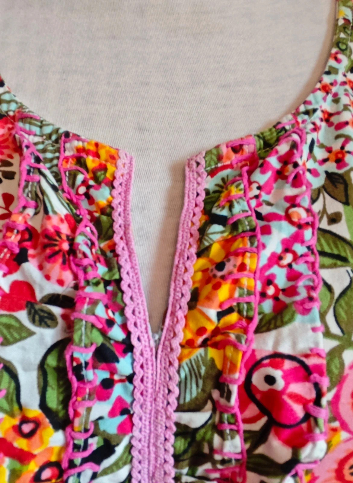 🌺Vestido de algodón estampado floral con volantes delante y cinta de crochet rosa – Tonala – taille XL / 42 / 14 4