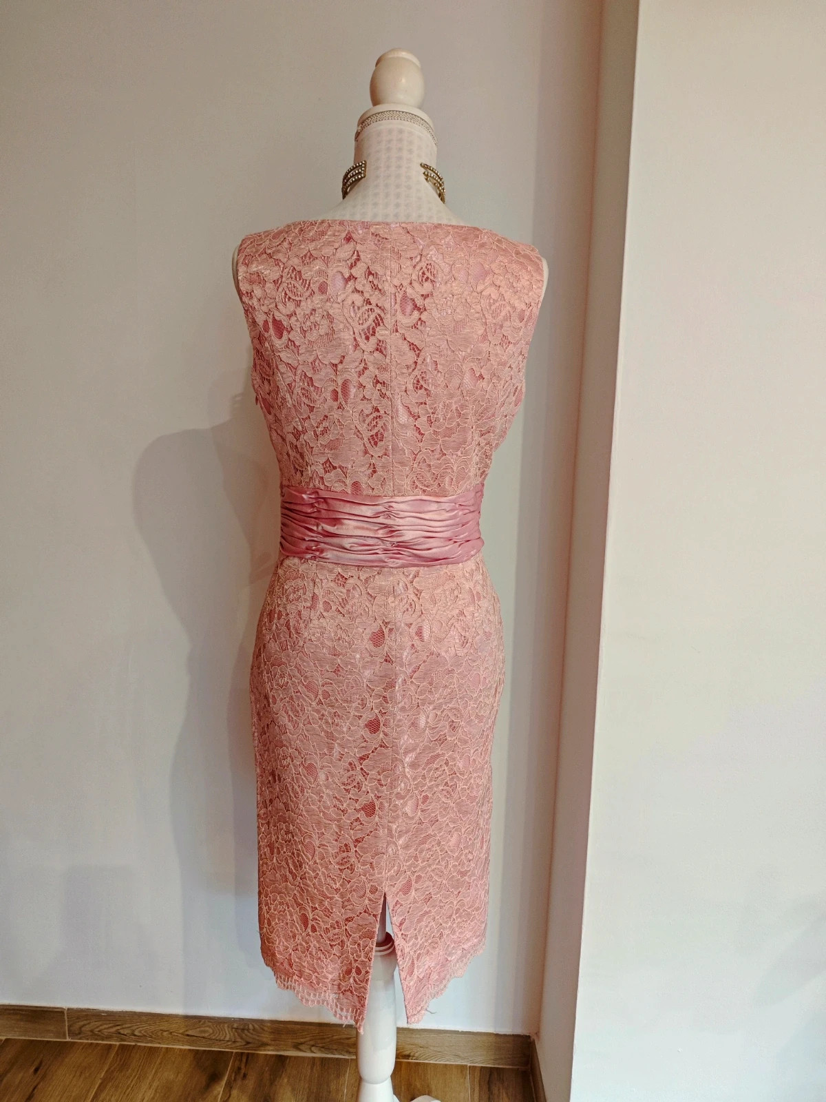 🌺Maravilloso vestido de blonda rosa con cintura de raso con pliegues – Zeila – taille XL / 42 / 14 3