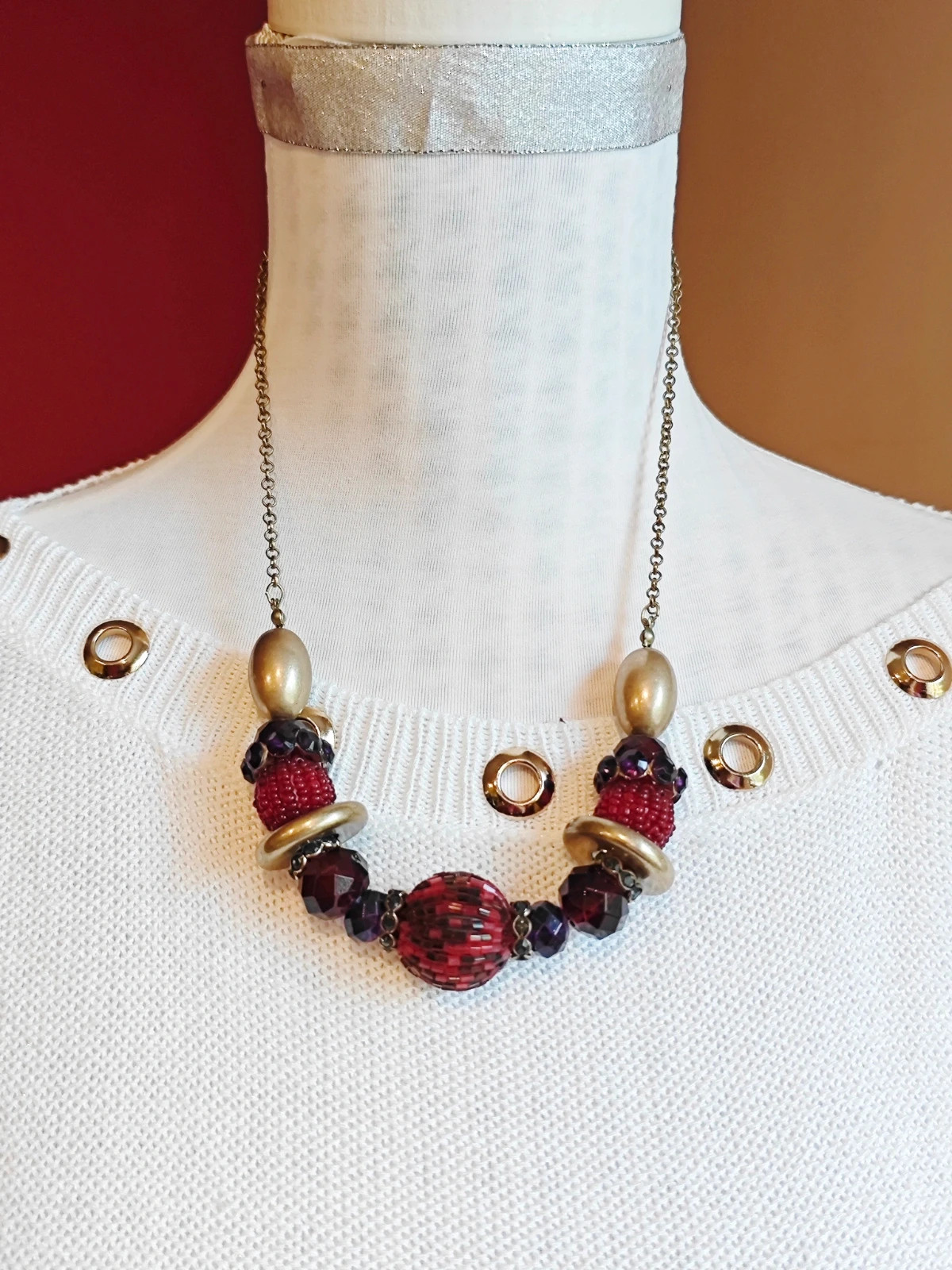 🌺Collar dorado con abalorios granate y brillantes morado