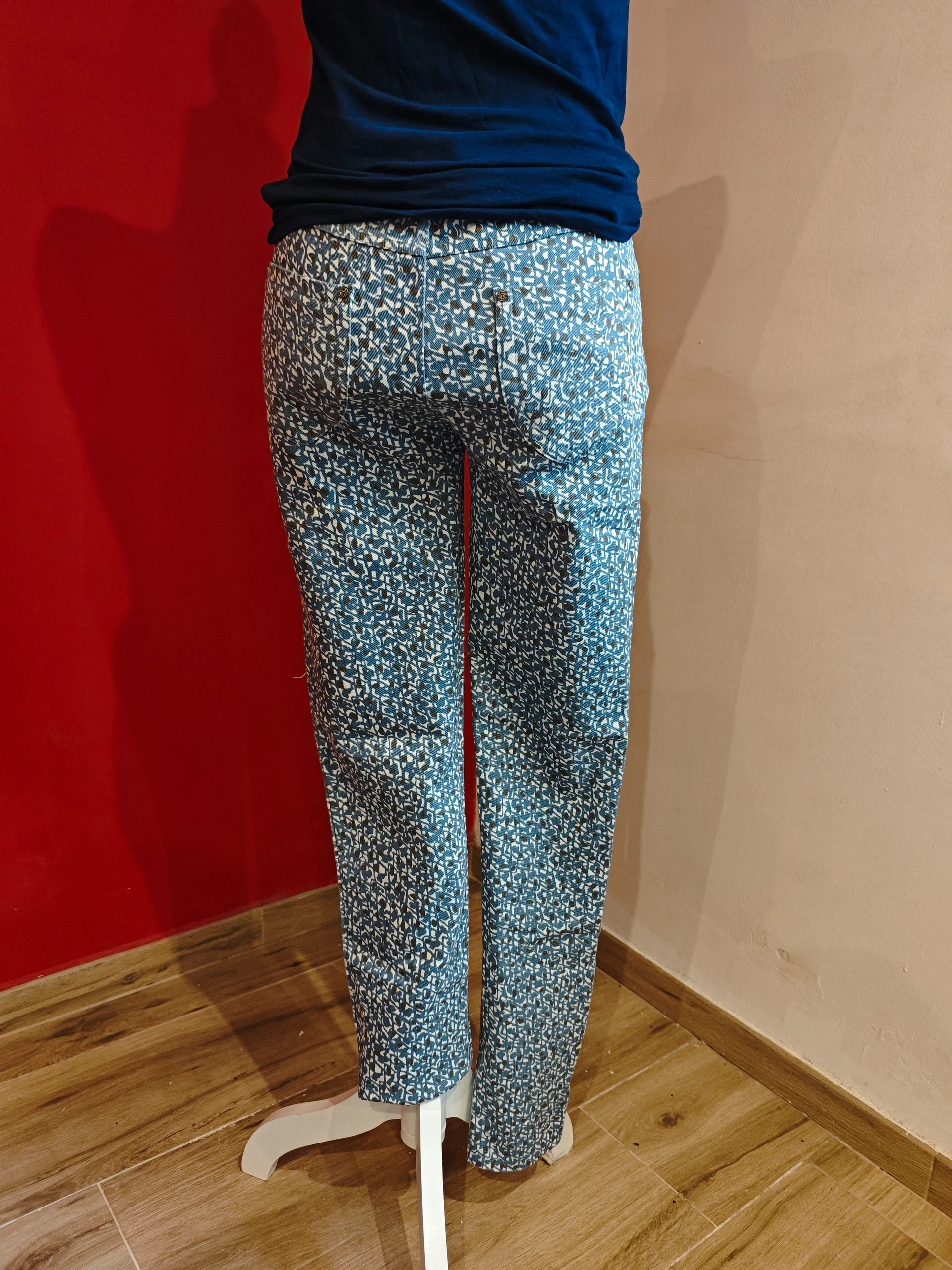 🌺 Cómodo pantalón pitillo de algodón elástico tonos azul, blanco y marrón, talla L – Miss Lady – taille L / 40 / 12 4