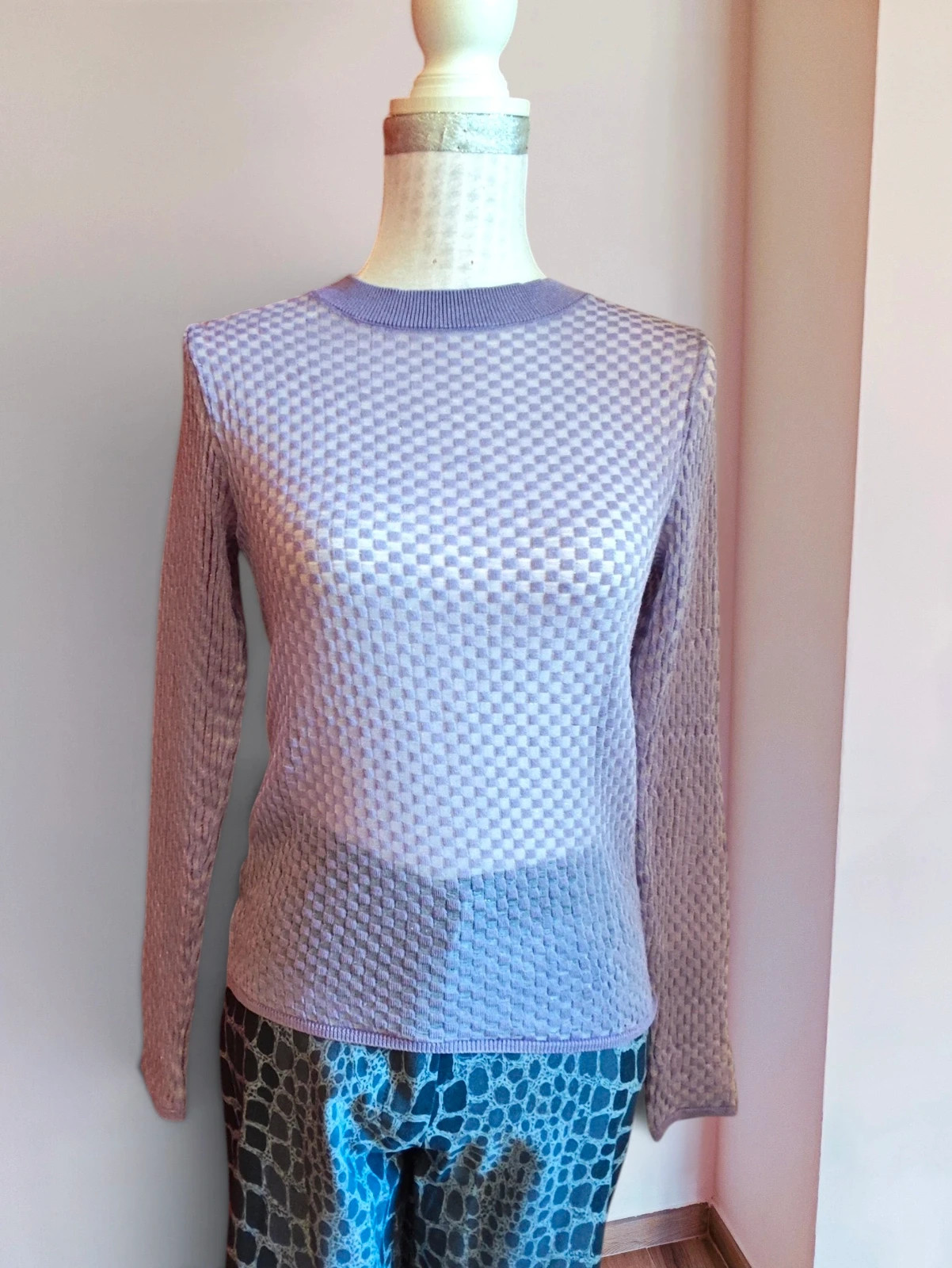 🌺Jersey fino tono lila con brillos con diseño de cuadros pequeños en relieve