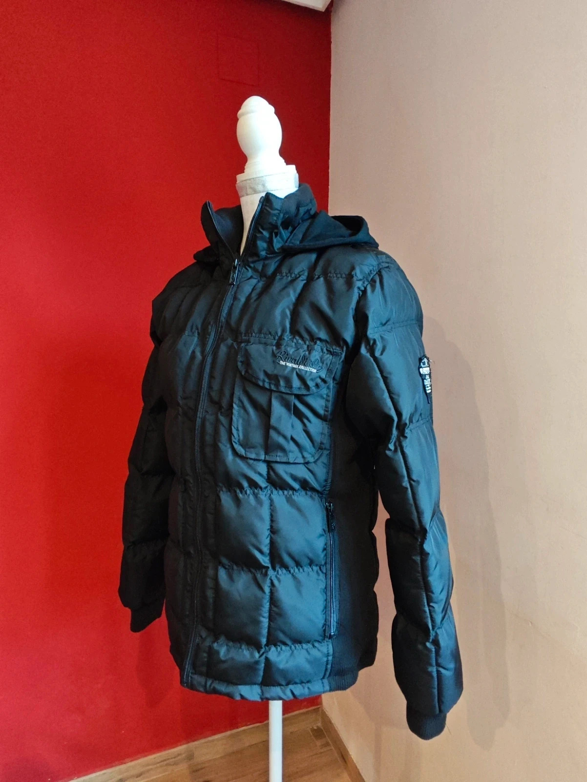 🌺 Cómodo chaquetón acolchado negro con laterales, puños, cuello y capucha de punto – Rivaldi – taille M 2