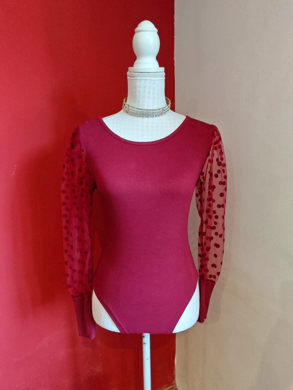 🌺Precioso body de punto canalé granate con mangas de tul plumeti – taille S / 36 / 8 2