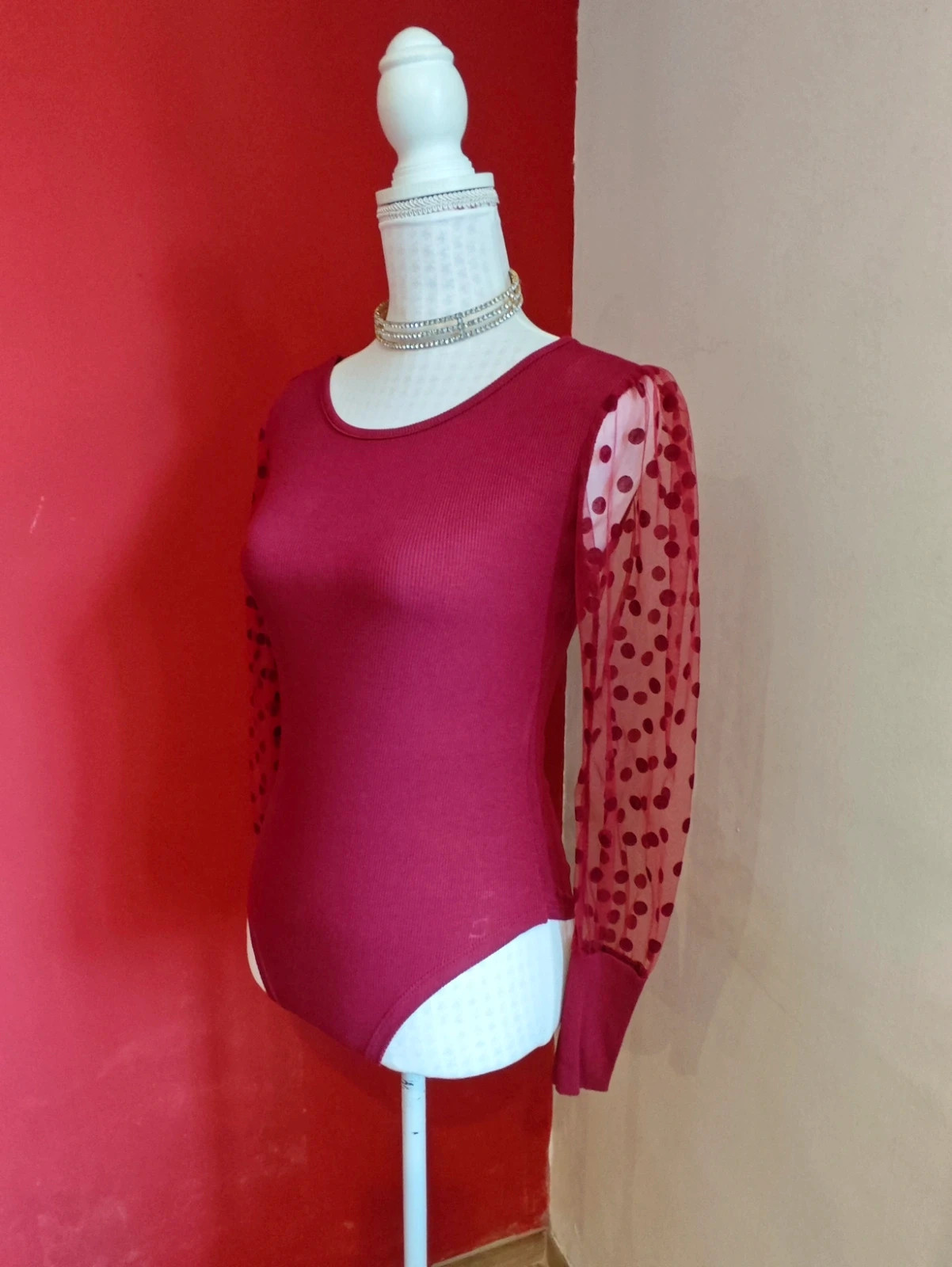 🌺Precioso body de punto canalé granate con mangas de tul plumeti – taille S / 36 / 8 3