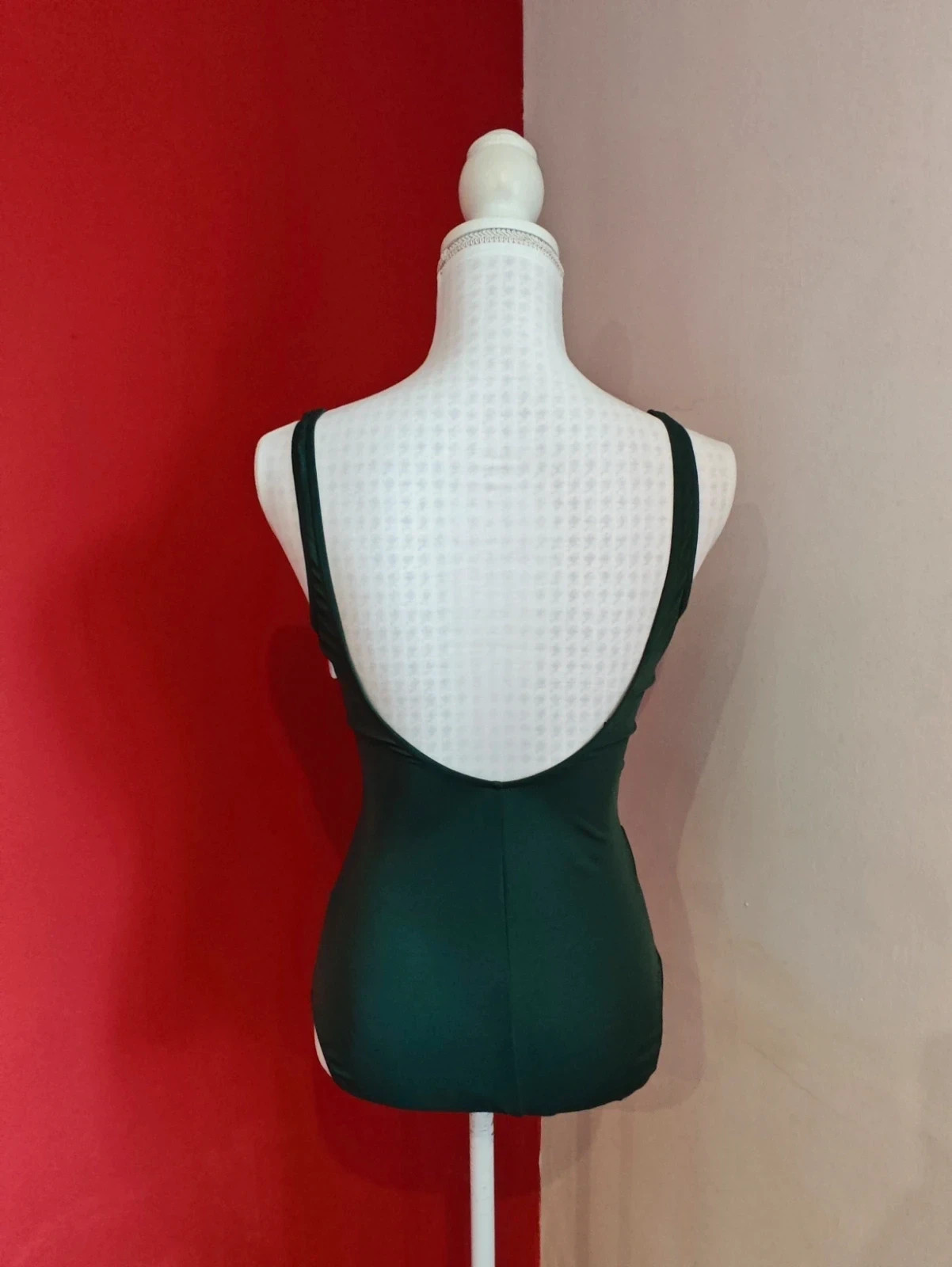 🌺 Cómodo bañador verde caqui con ondas verticales verde pistacho y blanco – Deidad – taille L / 40 / 12 5