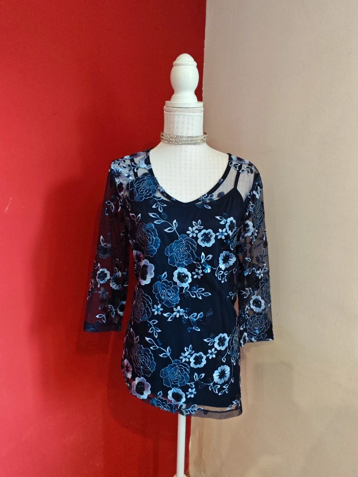 🌺 Elegante blusa para eventos de gasa azul marino con bordados florales y lentejuelas