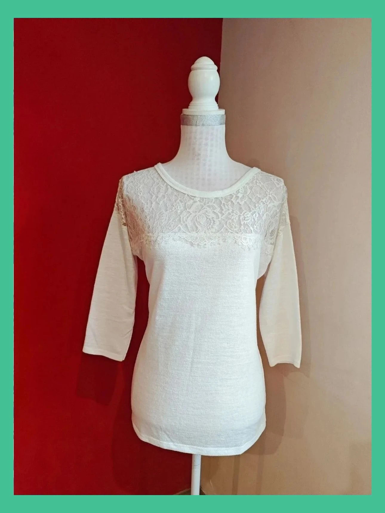 🌺Camiseta básica blanca con blonda en pecho