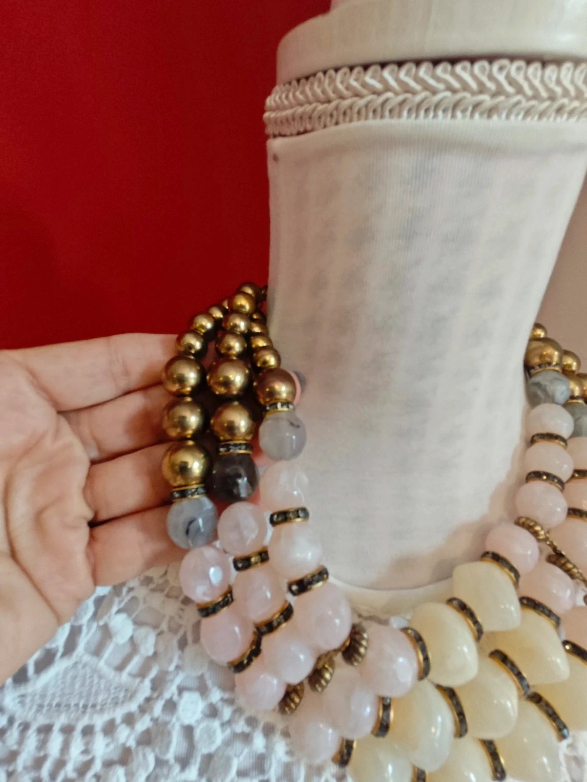 🌺 Elegante conjunto de gargantilla y pulsera con tres vueltas – Bijou Brigitte 4