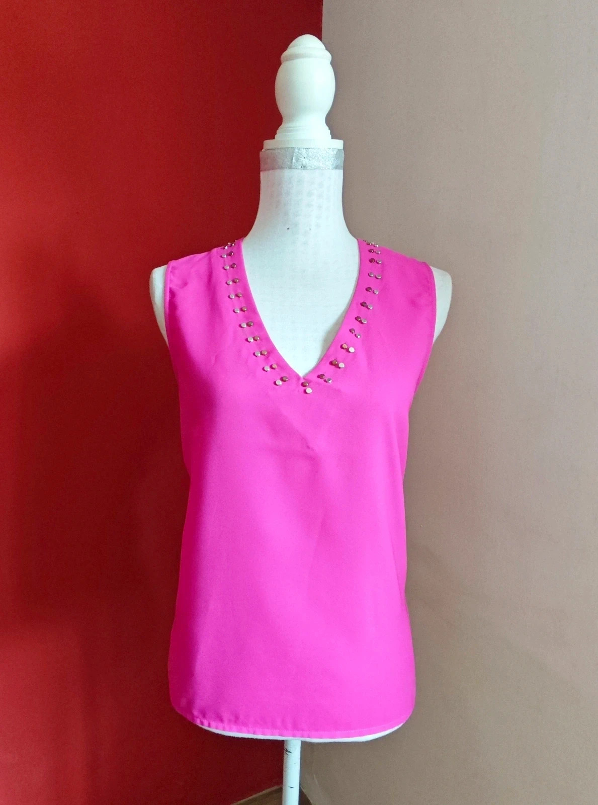 🌺Blusa fucsia con remaches dorados en escote – Sfera Basic – taille M / 38 / 10 2