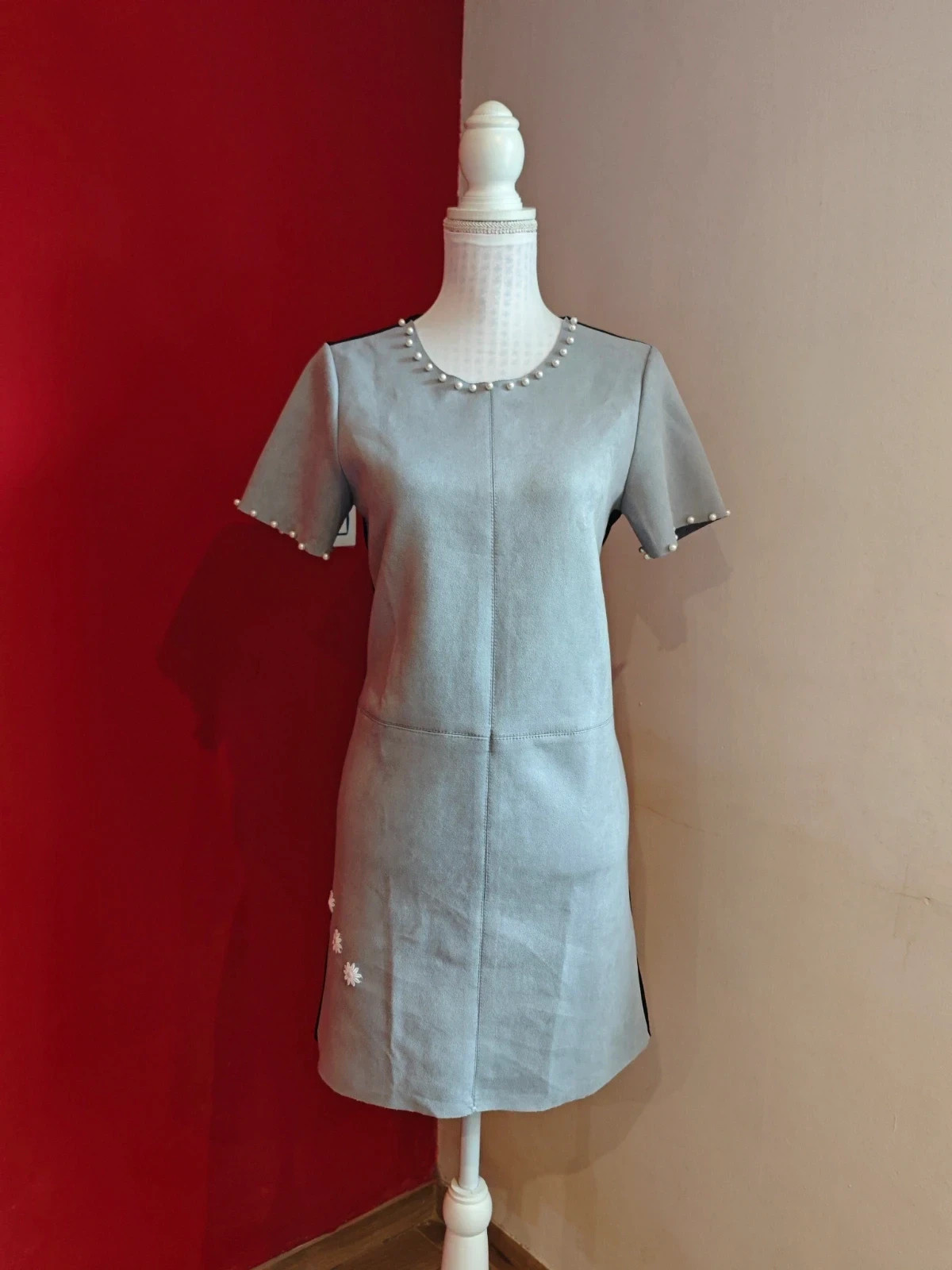 🌺 Vestido de antelina gris con perlas y punto negro detrás – Shimai – taille L / 40 / 12 2