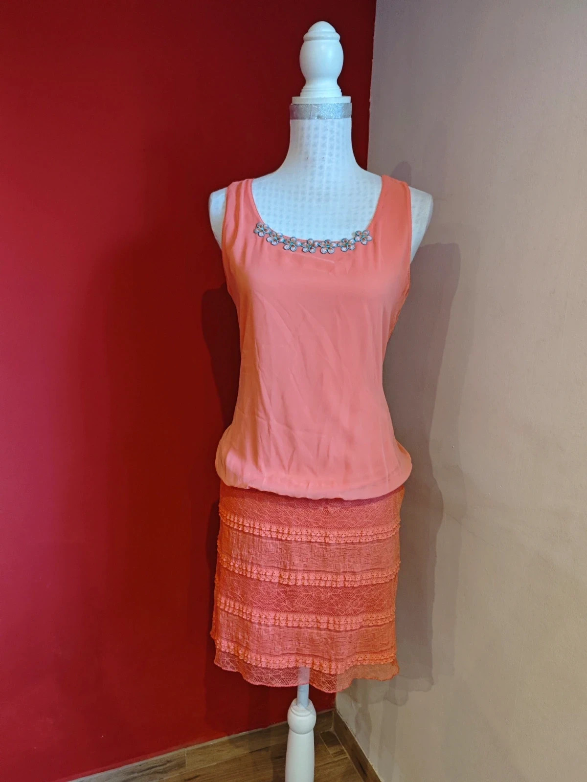 🌺Vestido tono coral con cuerpo de gasa y falda de blonda elástica – Boutique privée – taille L / 40 / 12 2