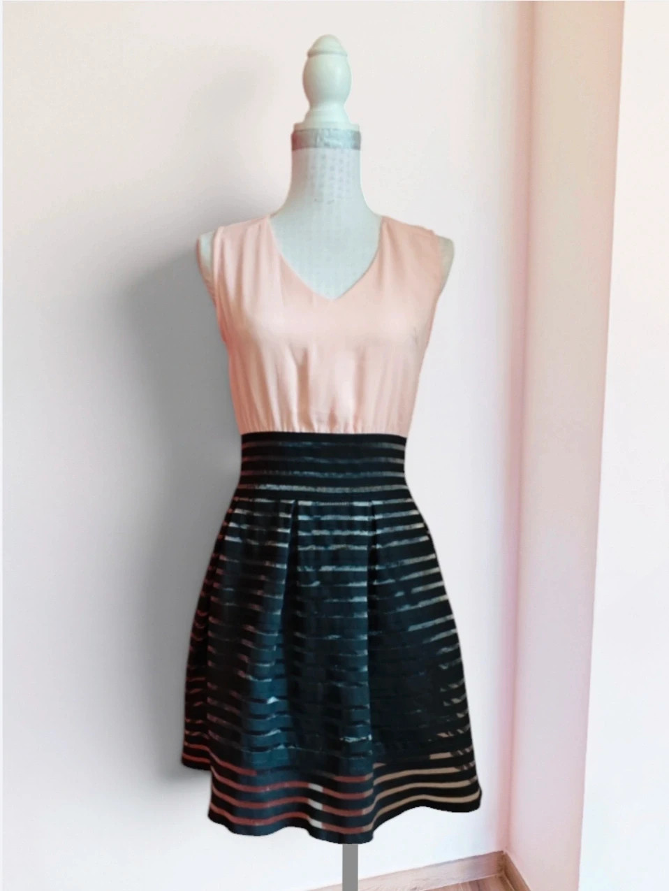 🌺Vestido rosa arriba y falda negra con transparencias