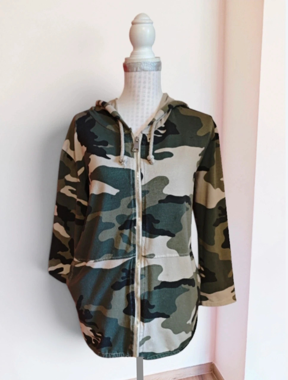 🌺 Sudadera con capucha y cremallera y estampado camuflaje