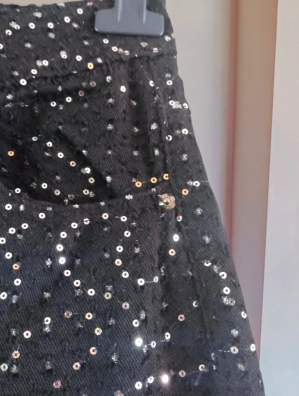 🌺 Exclusivo pantalón vaquero negro con lentejuelas súper bonito, de See See – See See – taille M / 38 / 10 4