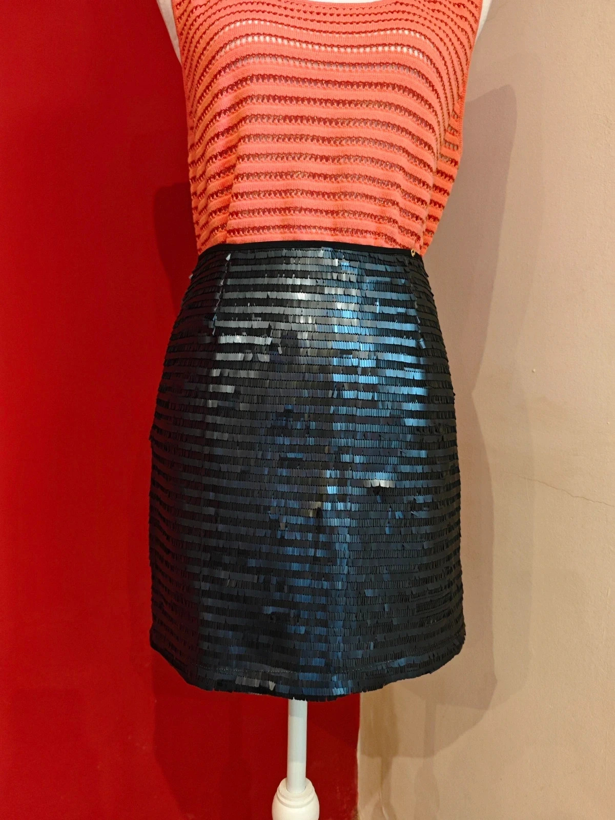 🌺Minifalda de gasa color navy, casi negro, cubierta totalmente de pailettes – Amenapih – taille M / 38 / 10 3
