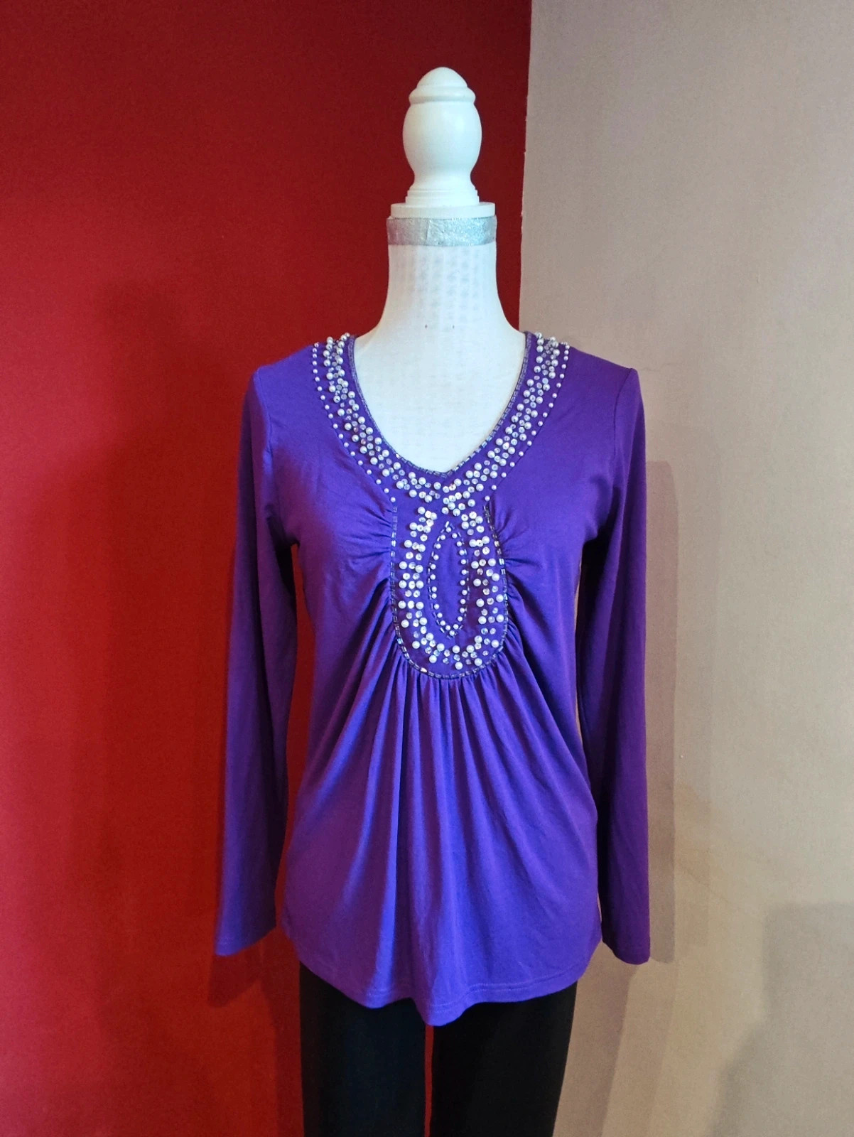 🌺Camiseta morada con perlas y lentejuelas en escote con forma de lágrima – Judith Williams – taille L / 40 / 12 2