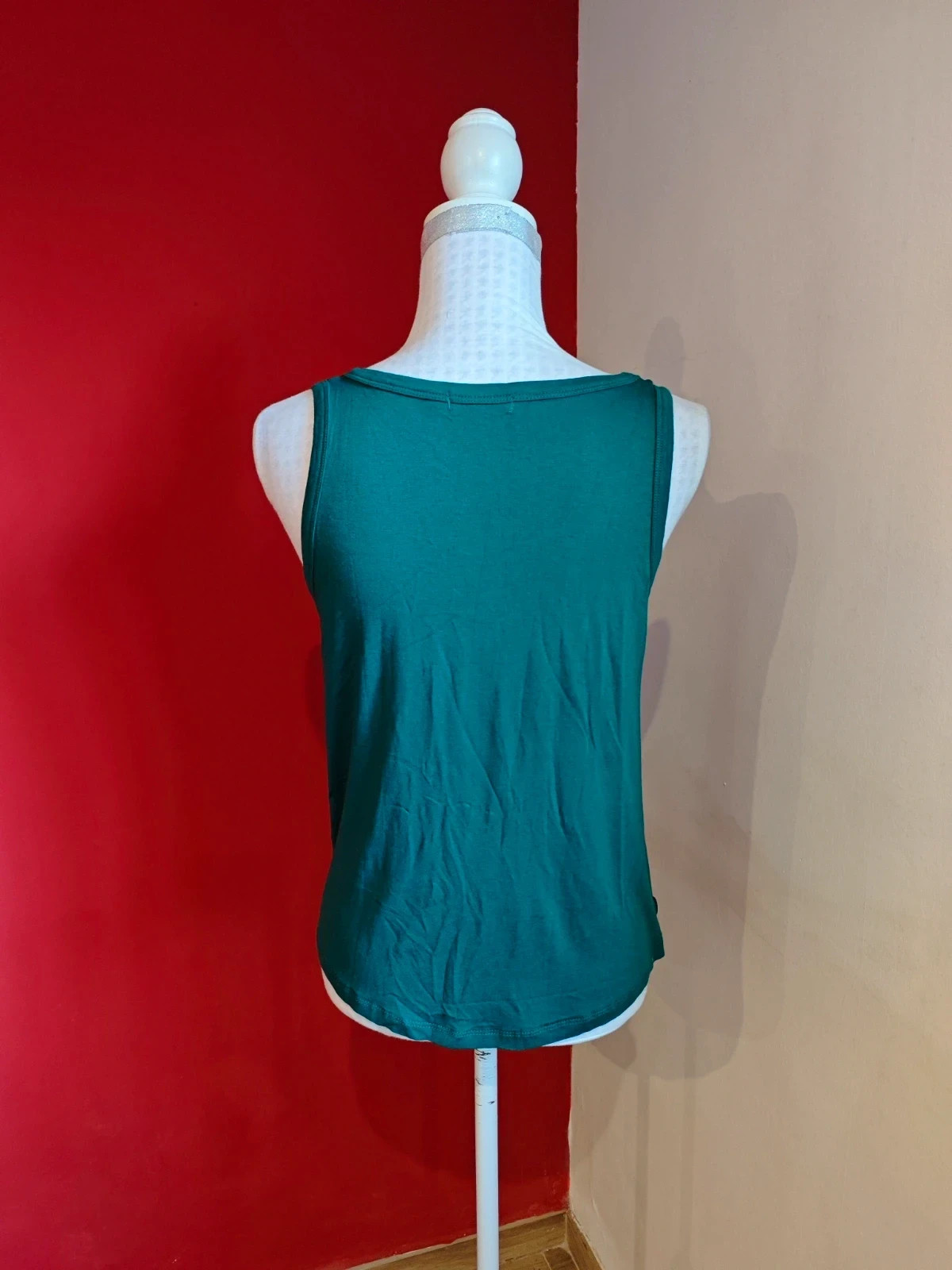 🌺Camiseta de raso verde con relieve adamascado brillante – Never Mind – taille M / 38 / 10 5