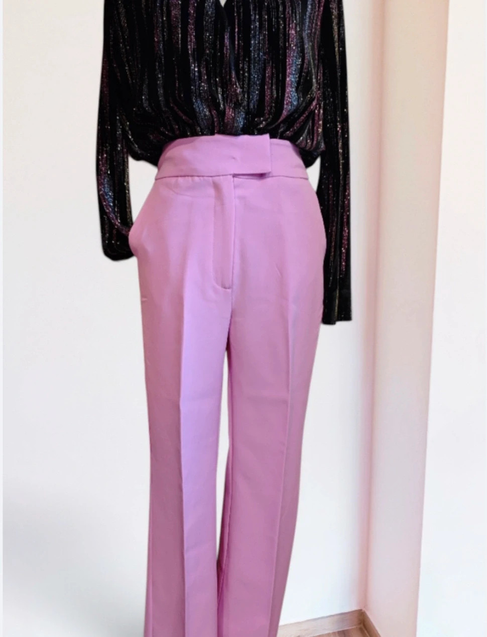 🌺 Elegante pantalón rosa chicle de perneras anchas
