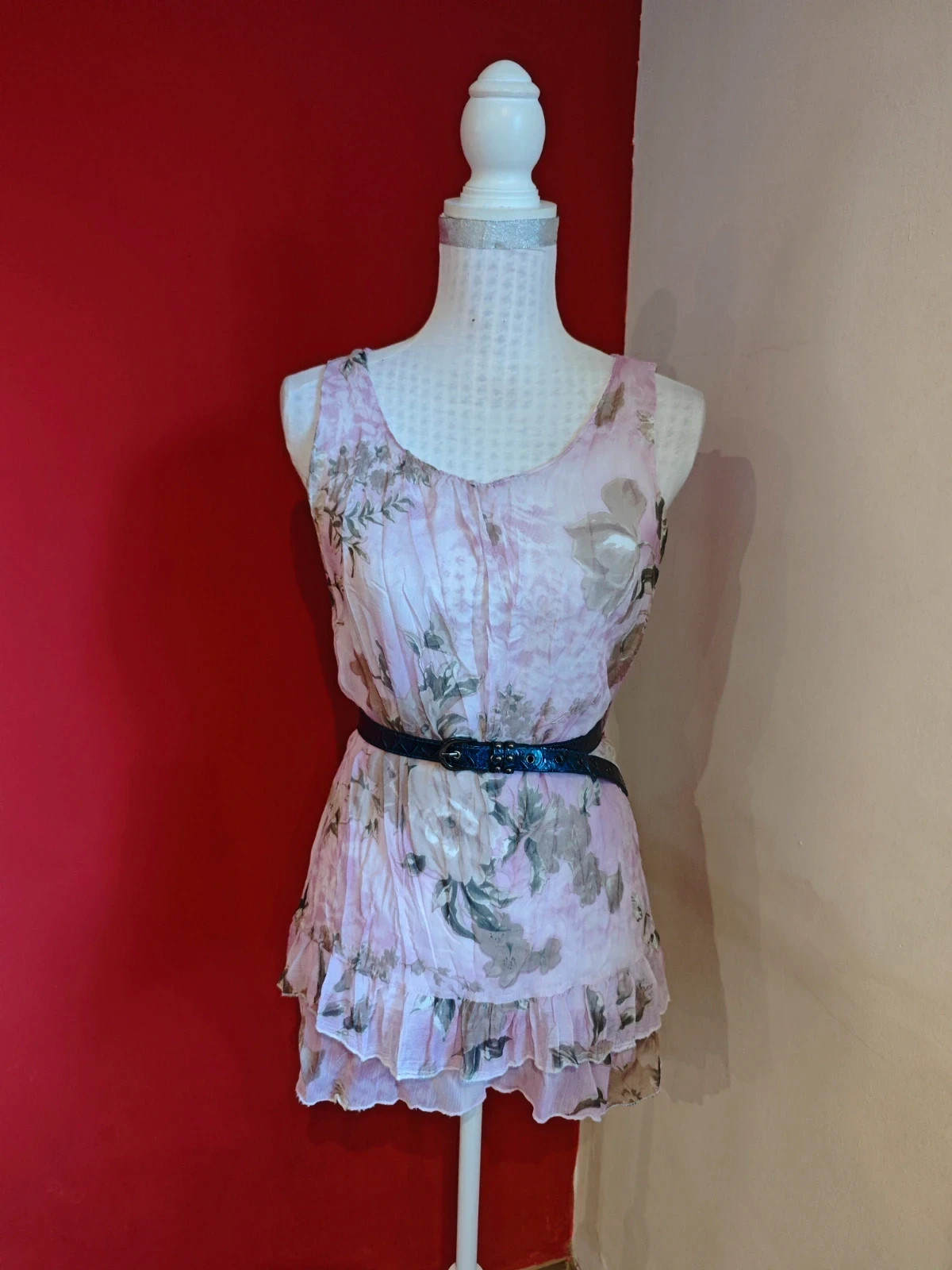 🌺Bonita blusa malva con estampado floral y volante en bajo, con regalo de cinturón – taille M / 38 / 10 2