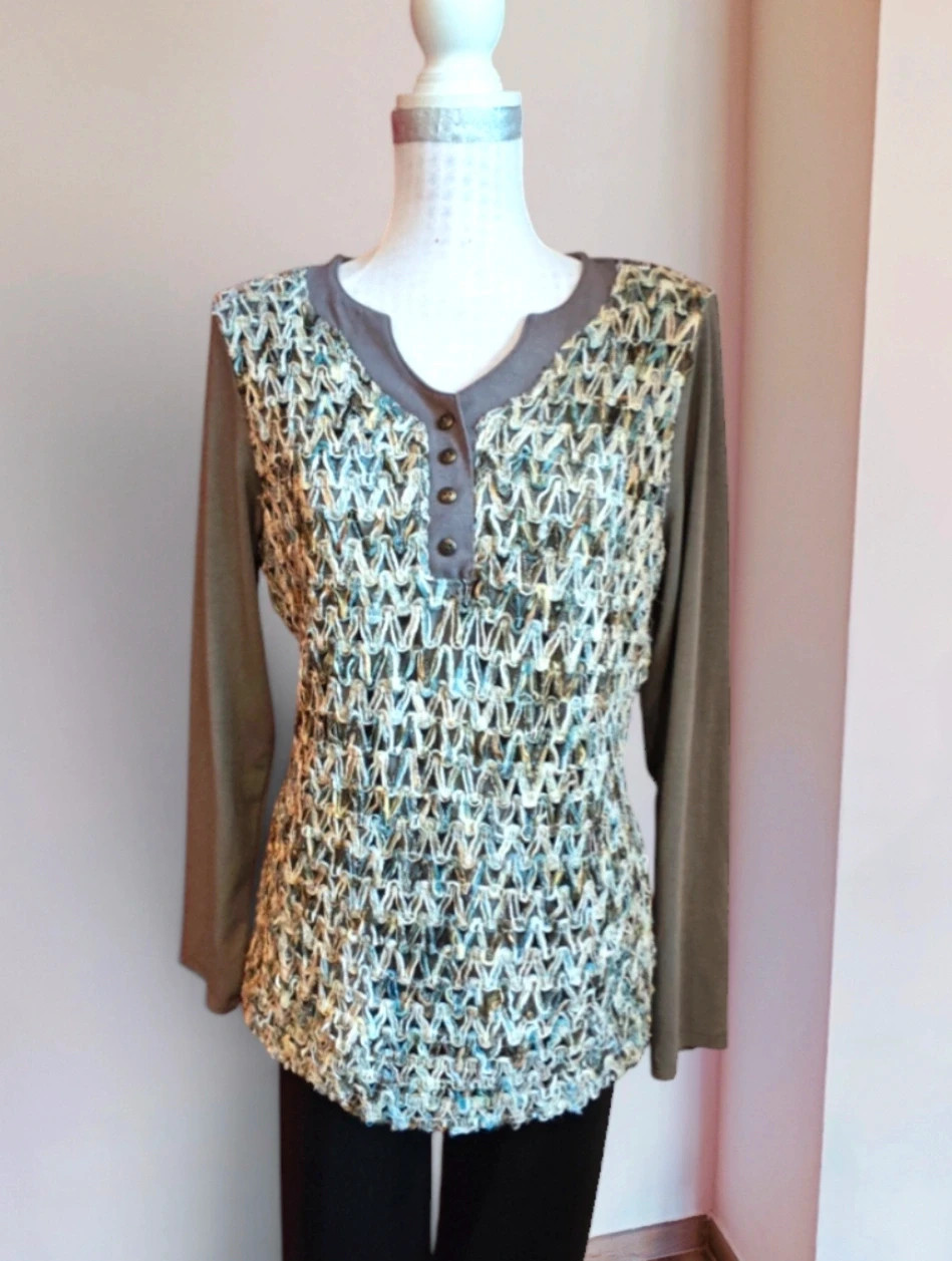 🌺 Camiseta gris con cordones