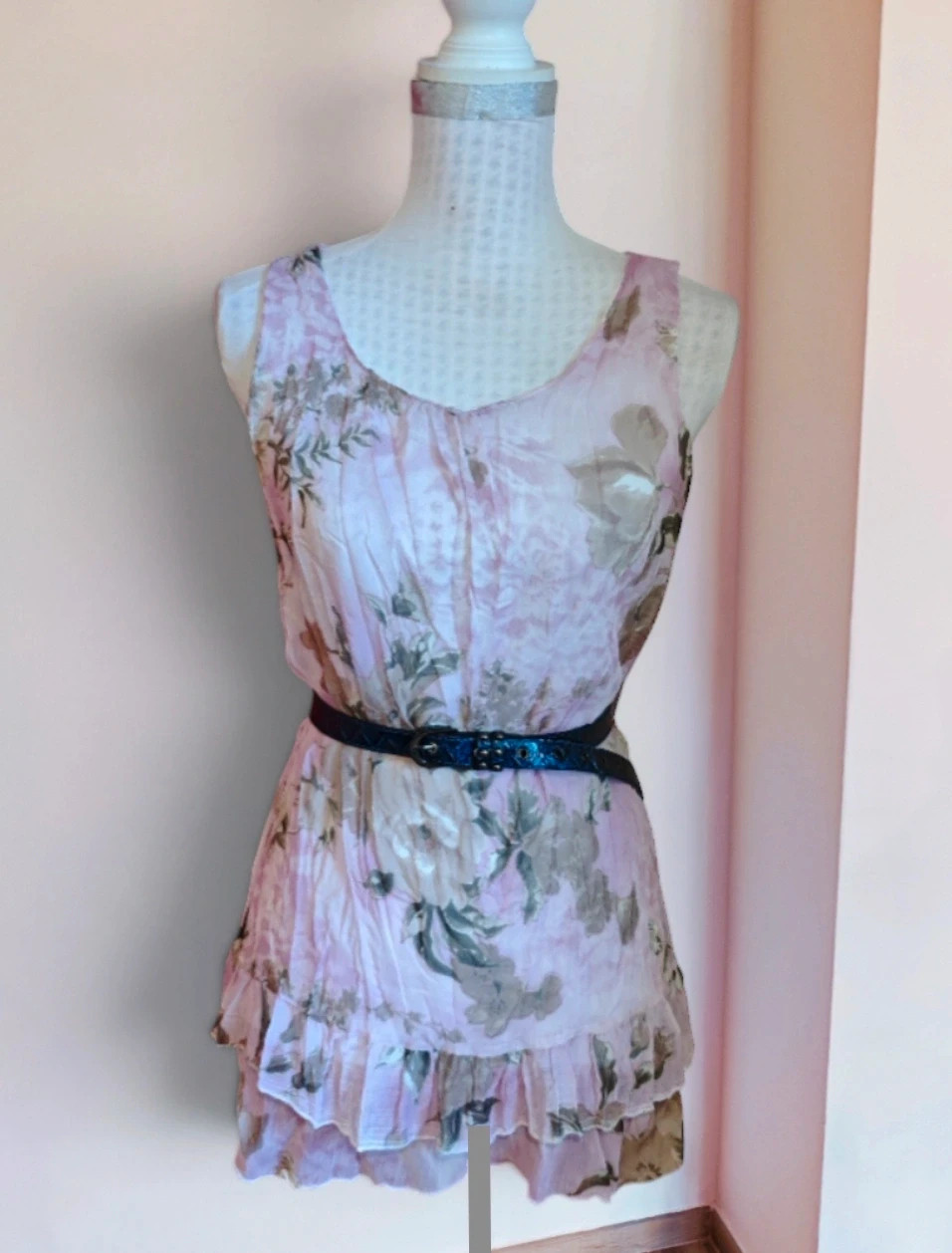 🌺Bonita blusa malva con estampado floral y volante en bajo, con regalo de cinturón
