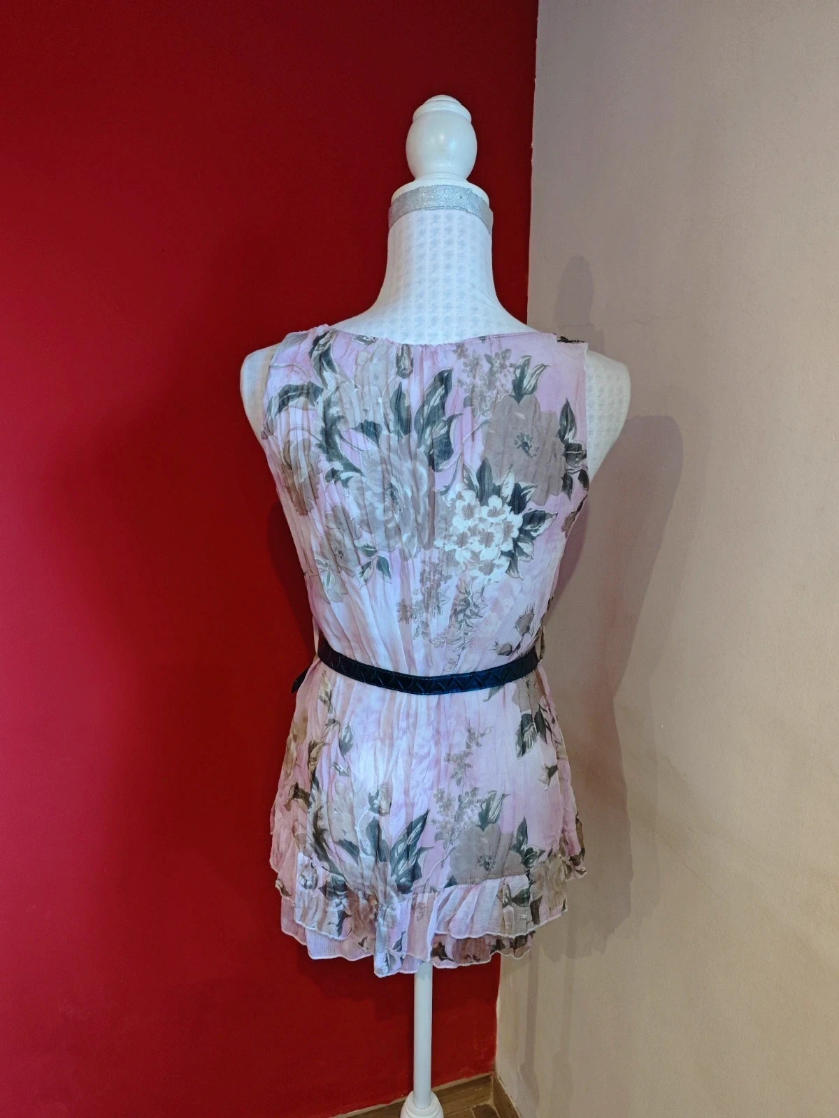 🌺Bonita blusa malva con estampado floral y volante en bajo, con regalo de cinturón – taille M / 38 / 10 5