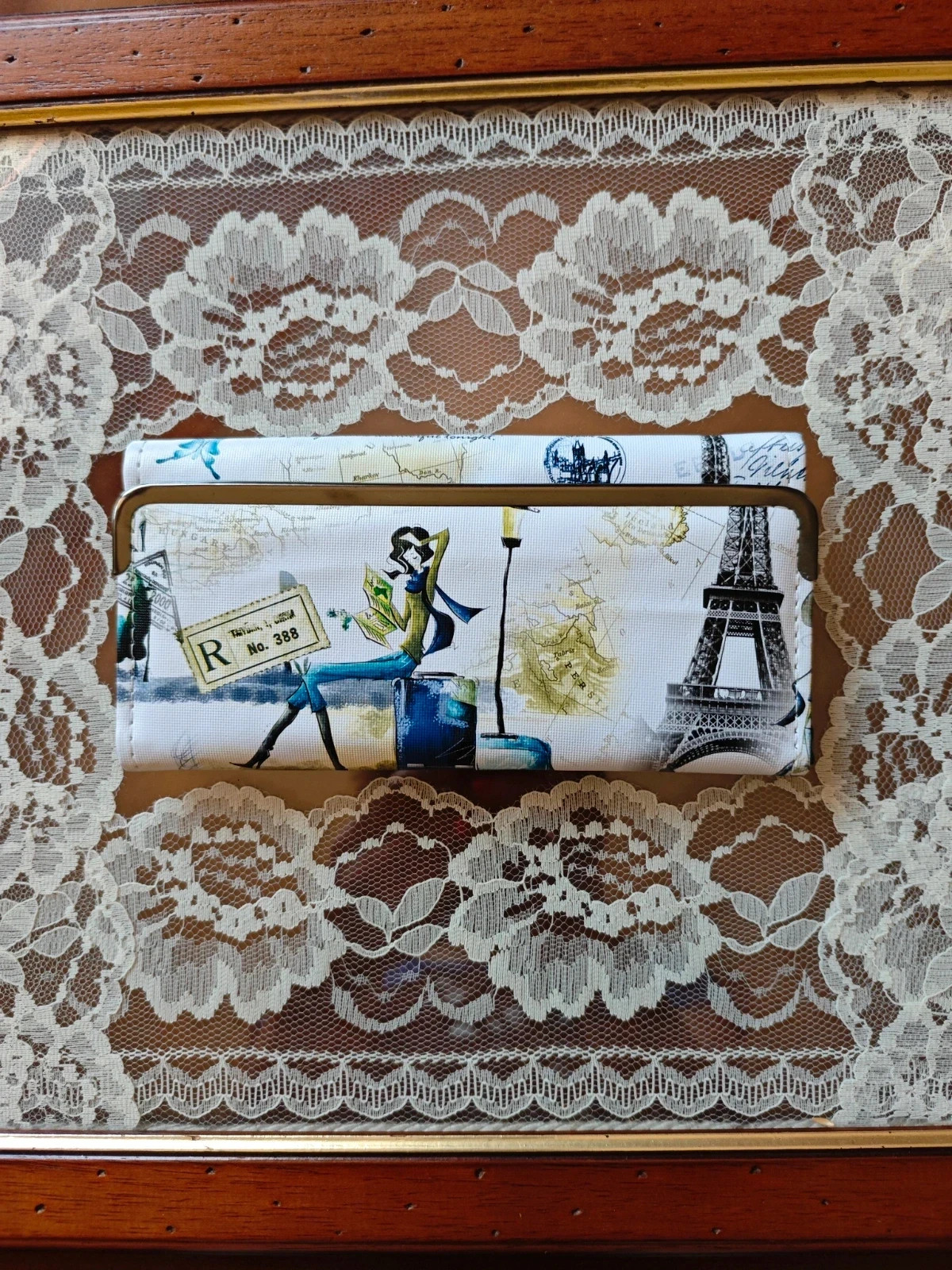 🌺 Práctica cartera monedero blanca con dibujos de Paris 3