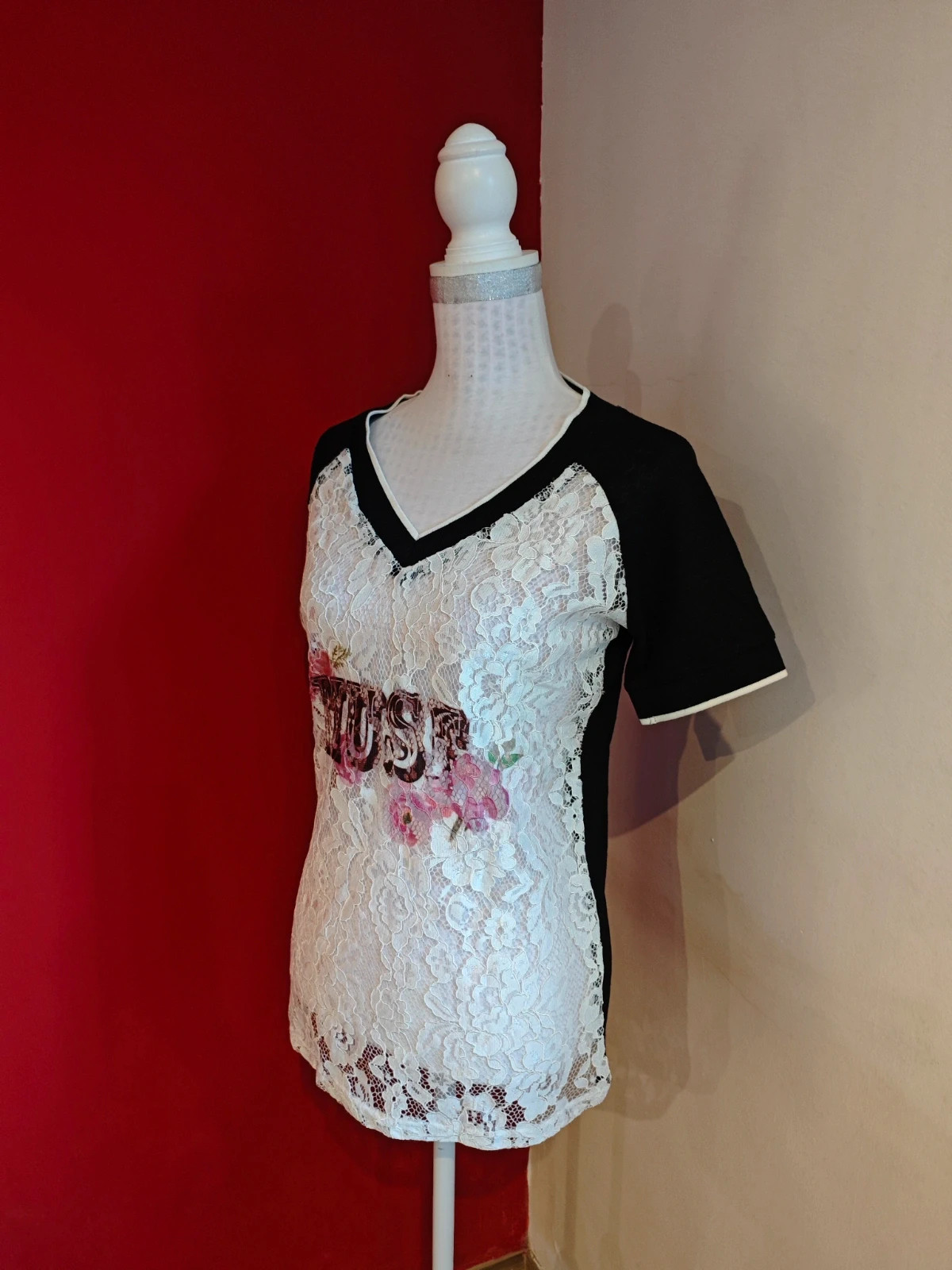 🌺 Original camiseta con blonda blanca delante con logo y negra detrás, talla L – Odemai – taille L / 40 / 12 3
