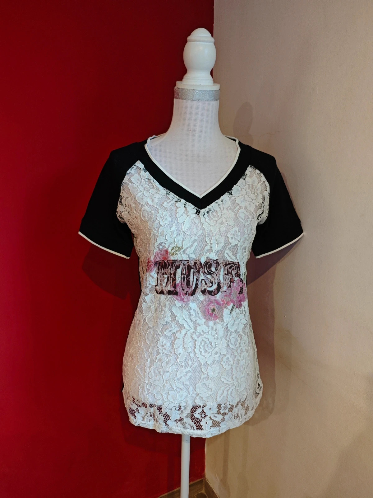 🌺 Original camiseta con blonda blanca delante con logo y negra detrás, talla L – Odemai – taille L / 40 / 12 2