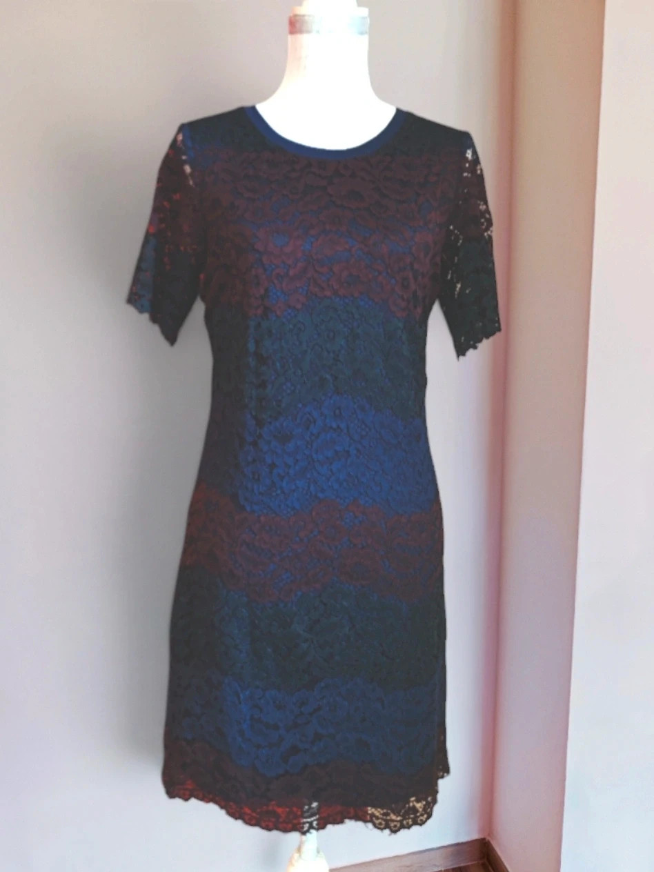 🌺 Elegante vestido de blonda azul marino, verde oscuro y granate, talla S