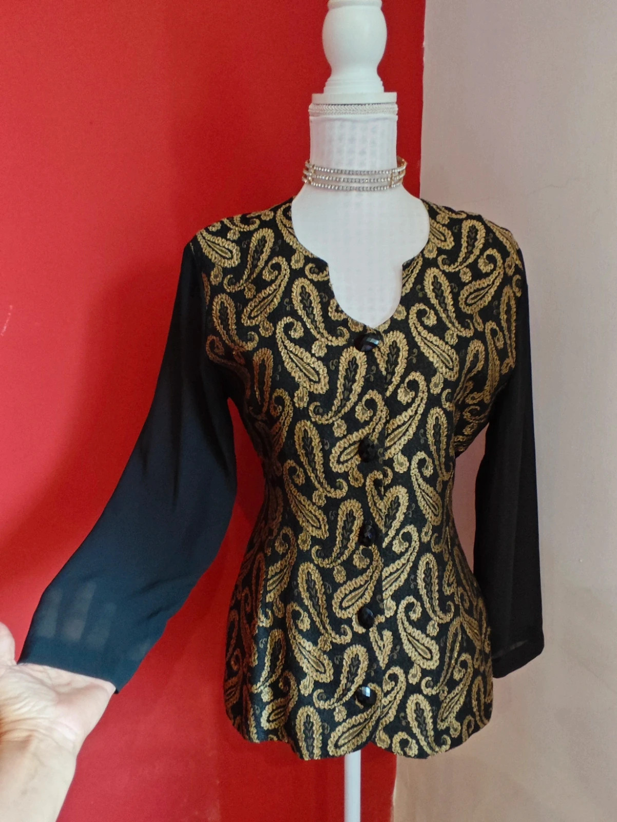 🌺 Maravillosa blazer vintage negra con estampado dorado – Expressions – taille L / 40 / 12 3