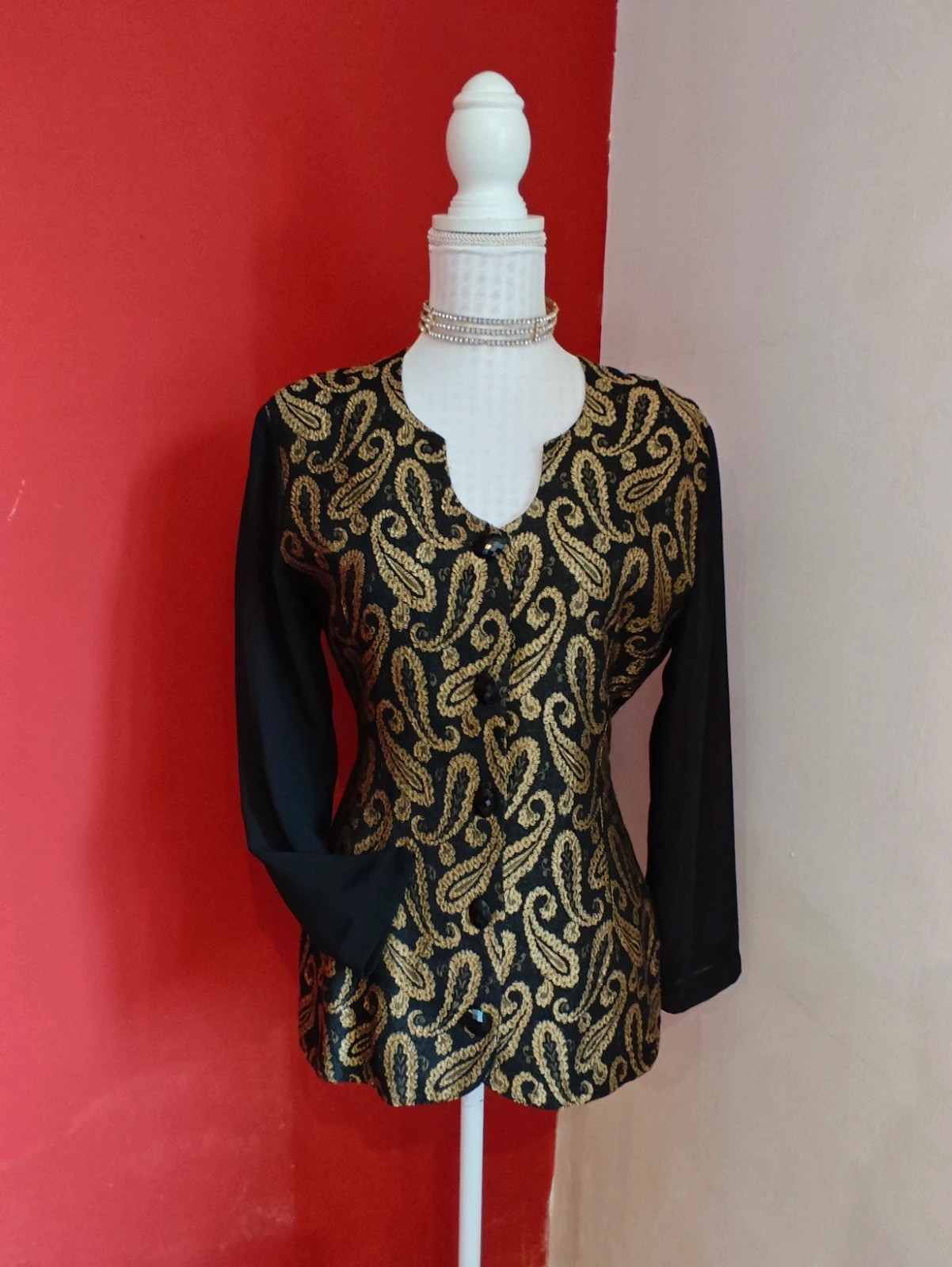 🌺 Maravillosa blazer vintage negra con estampado dorado – Expressions – taille L / 40 / 12 2