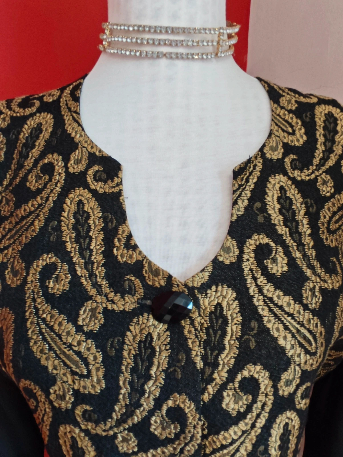🌺 Maravillosa blazer vintage negra con estampado dorado – Expressions – taille L / 40 / 12 5