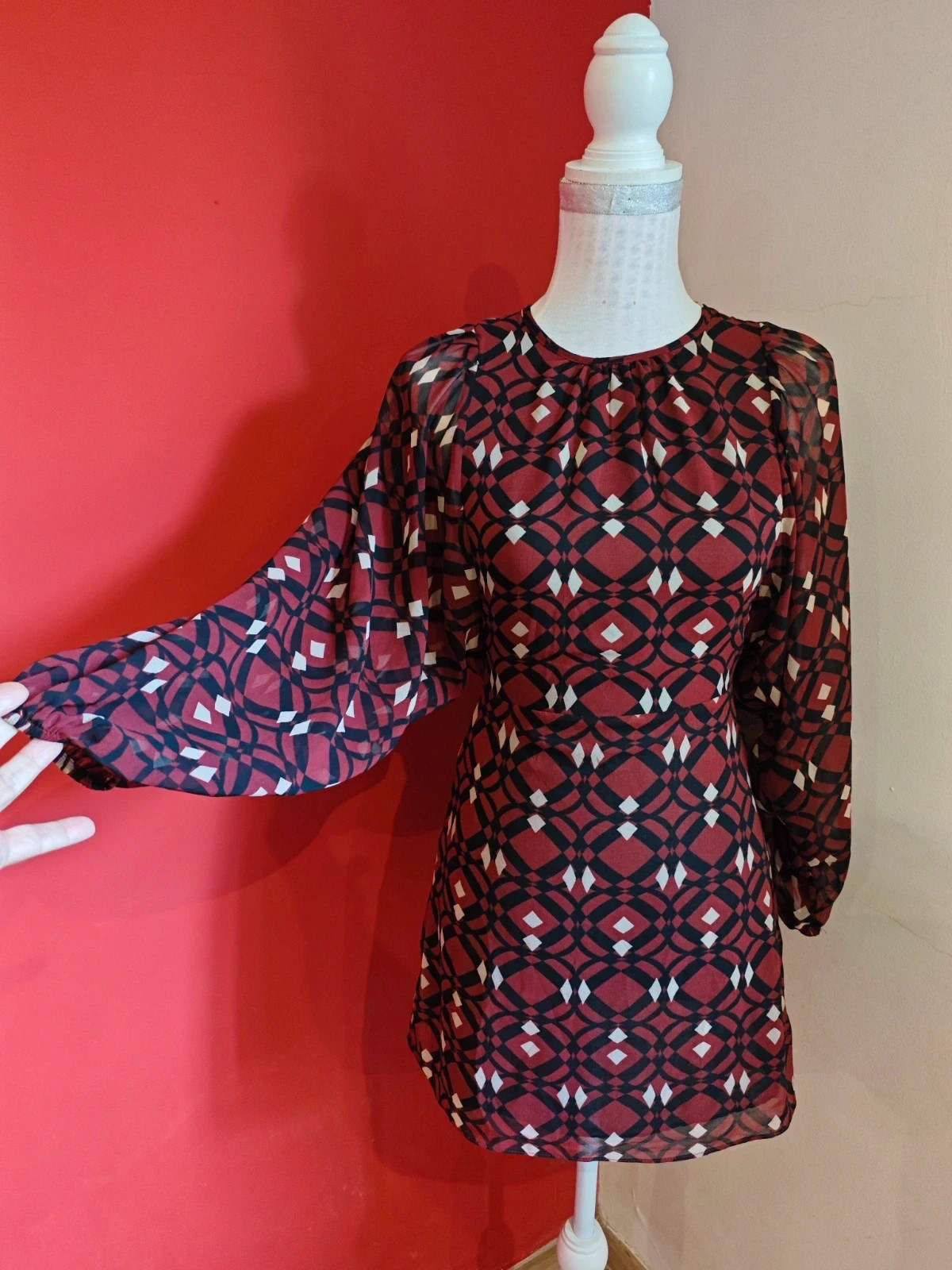 🌺Vestido ideal mini de gasa tono caldera con estampado geométrico en negro y beige – Zara – taille XS / 34 / 6 2