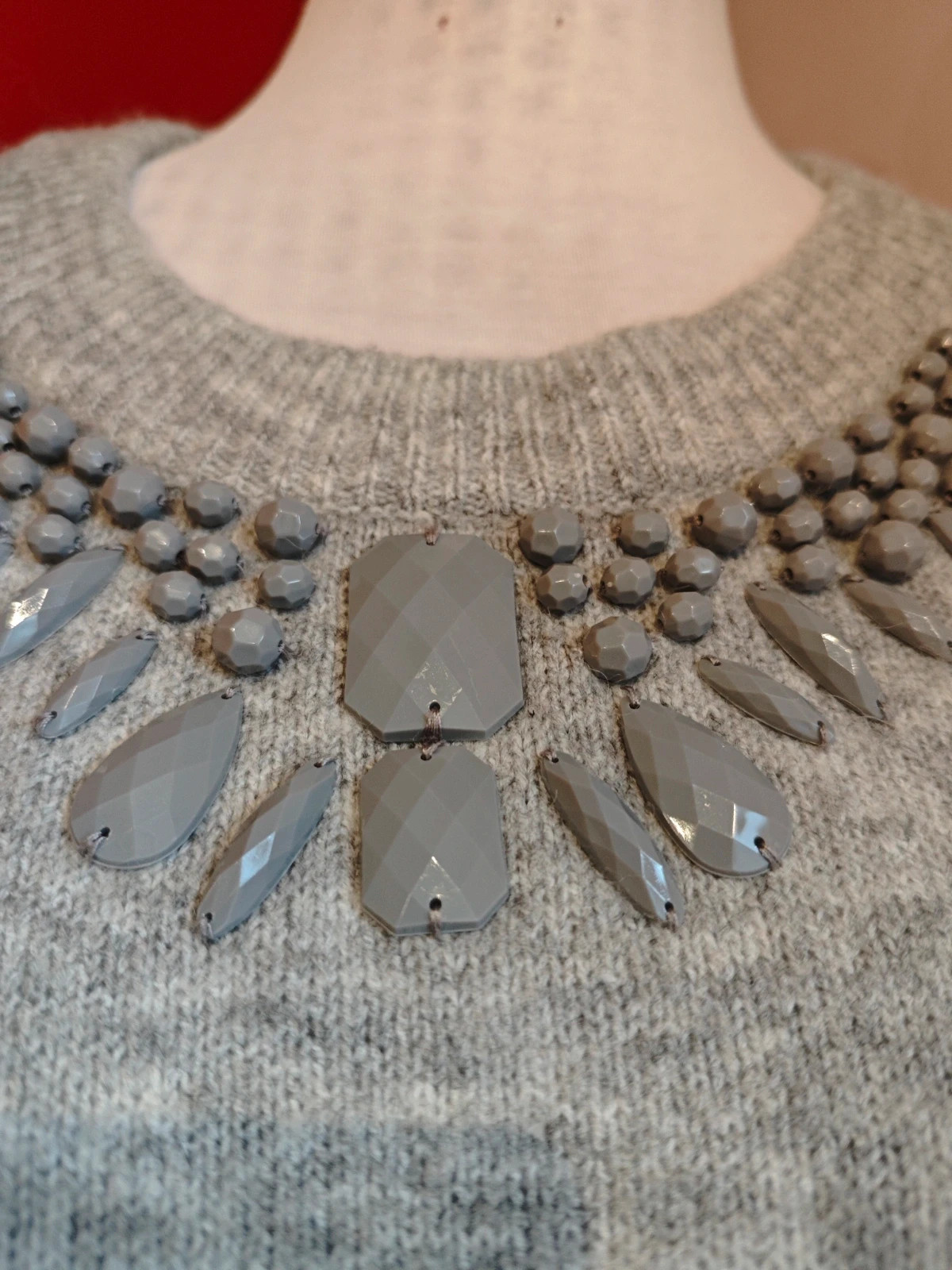 🌺 Jersey gris con abalorios en el escote – Yessica – taille L / 40 / 12 4