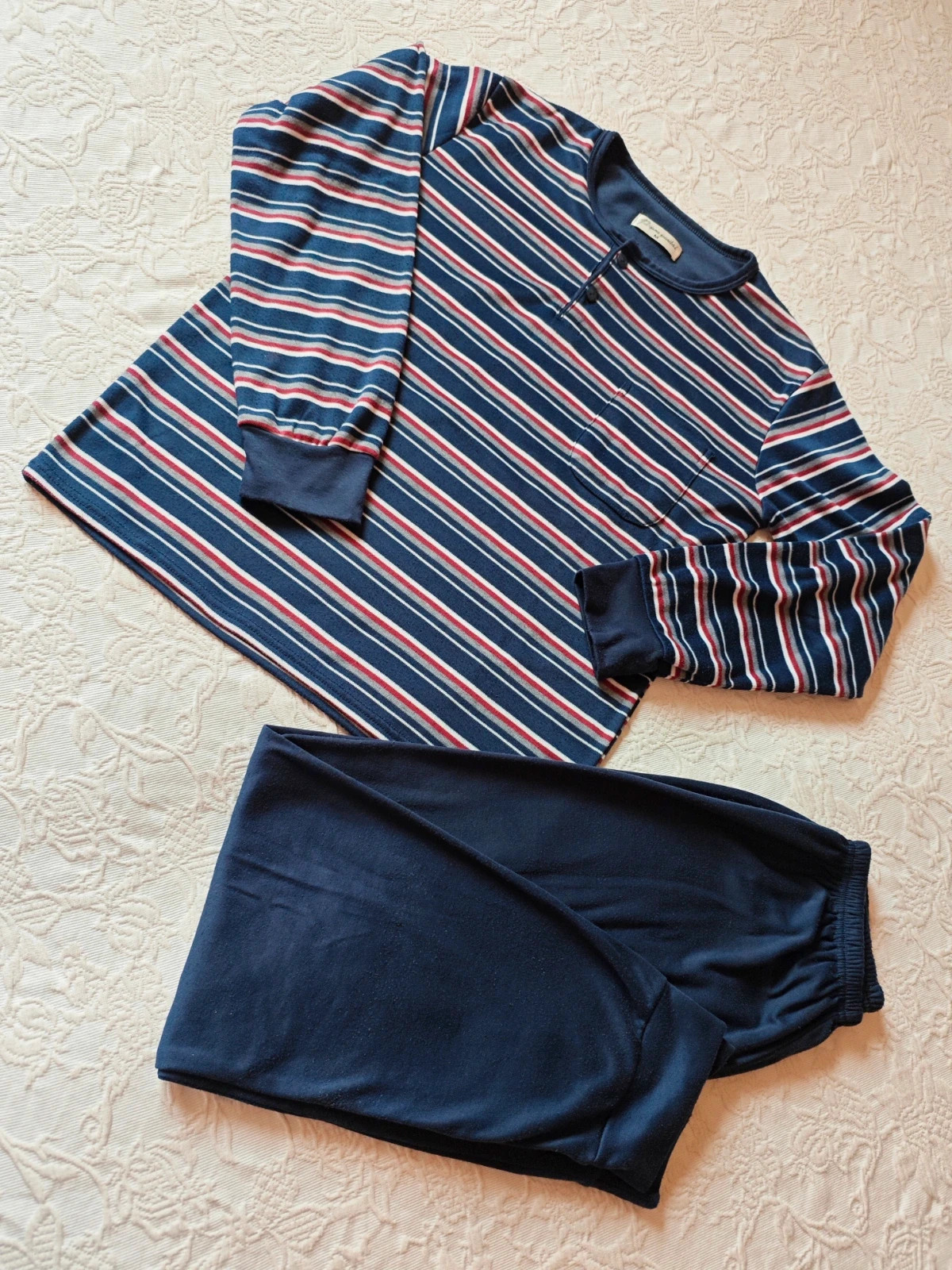 🌺Pijama azul marino y rayas blancas, grises y granate arriba