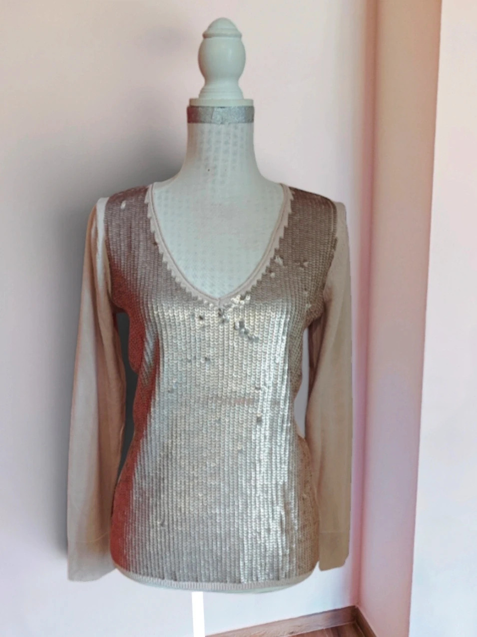 🌺Jersey fino rosa con lentejuelas delante, de Mango
