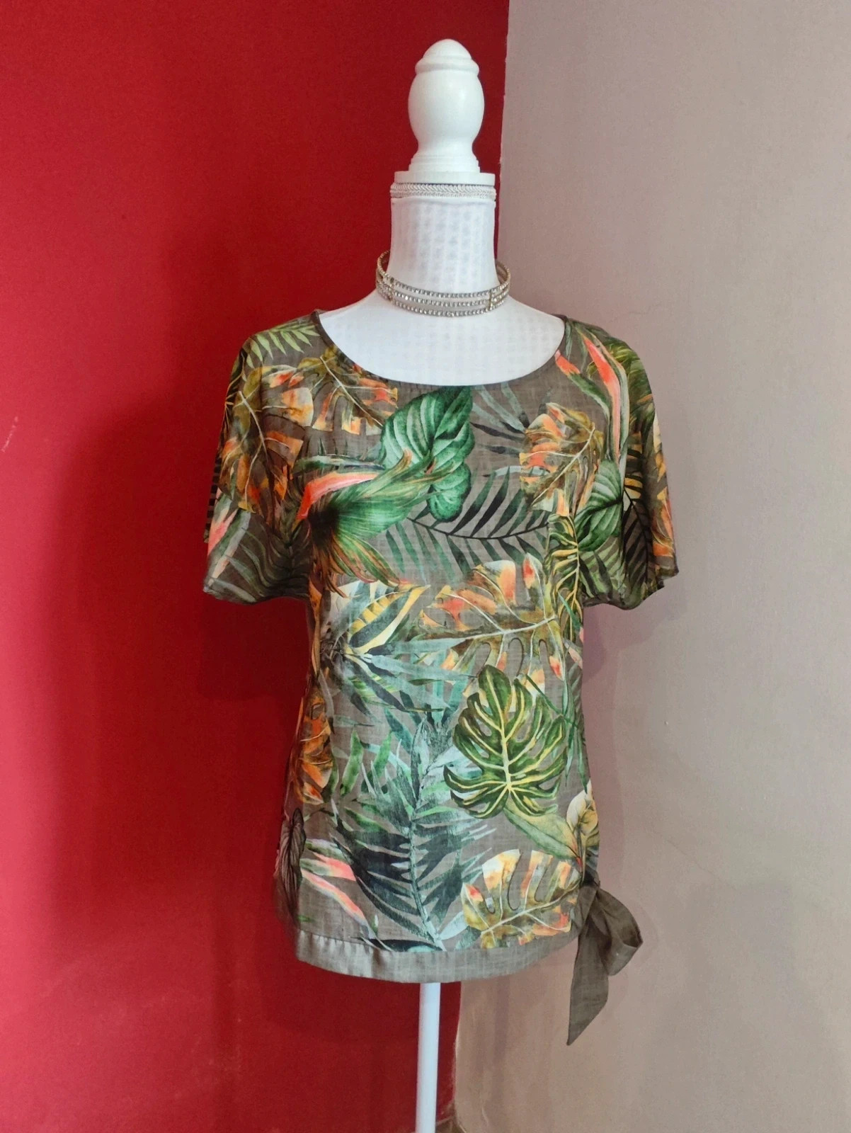 🌺 Camiseta estampado tropical tonos verdes y naranja delante y liso de punto detrás – Cortefiel – taille XL / 42 / 14 2