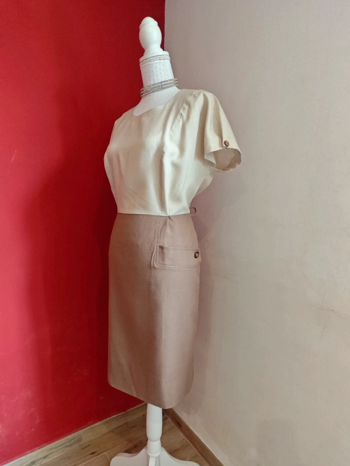 🌺Vestido bicolor en tonos beige y marrón – Buttons – taille 4XL / 48 / 20 2